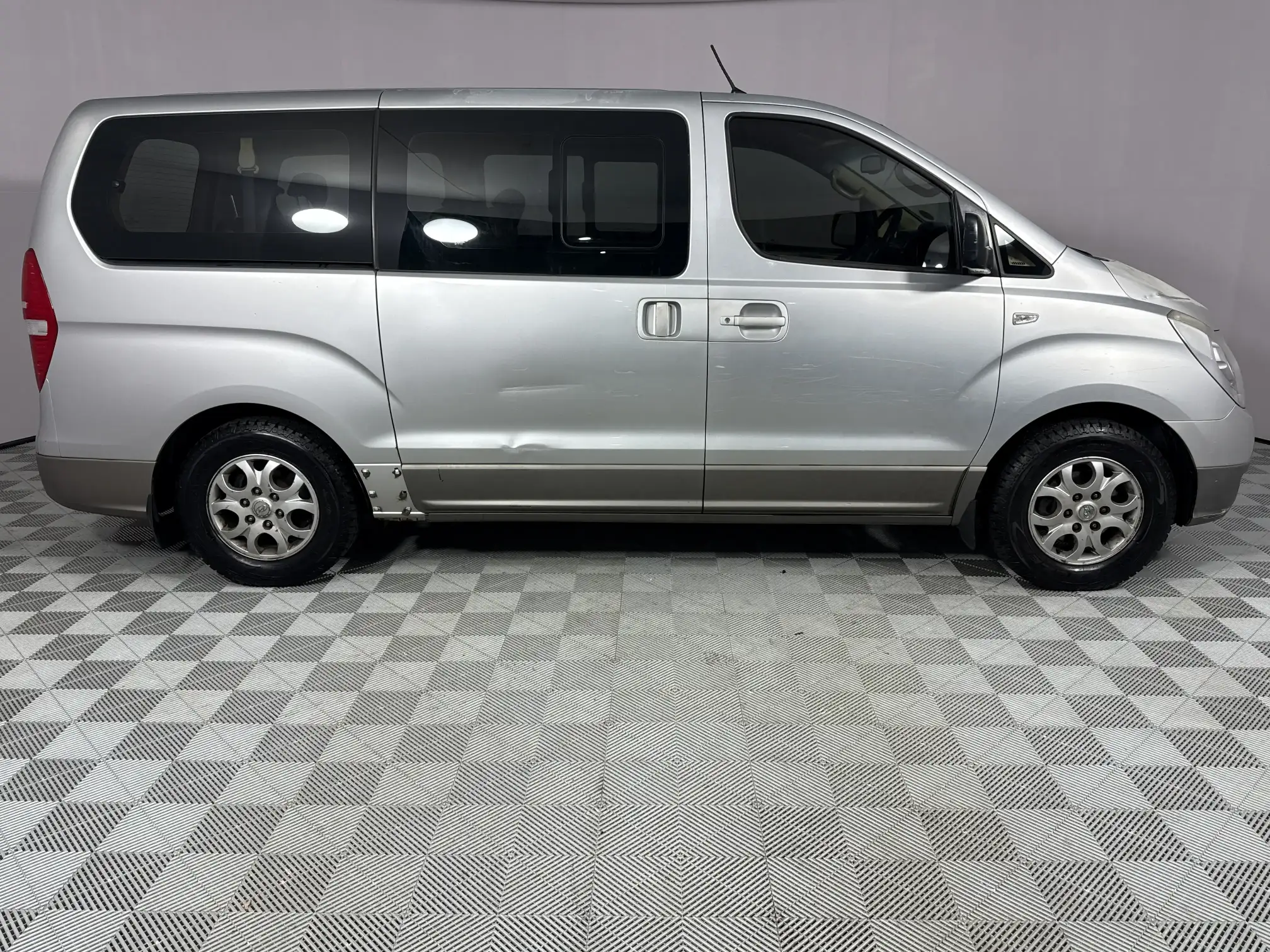 Hyundai H-1