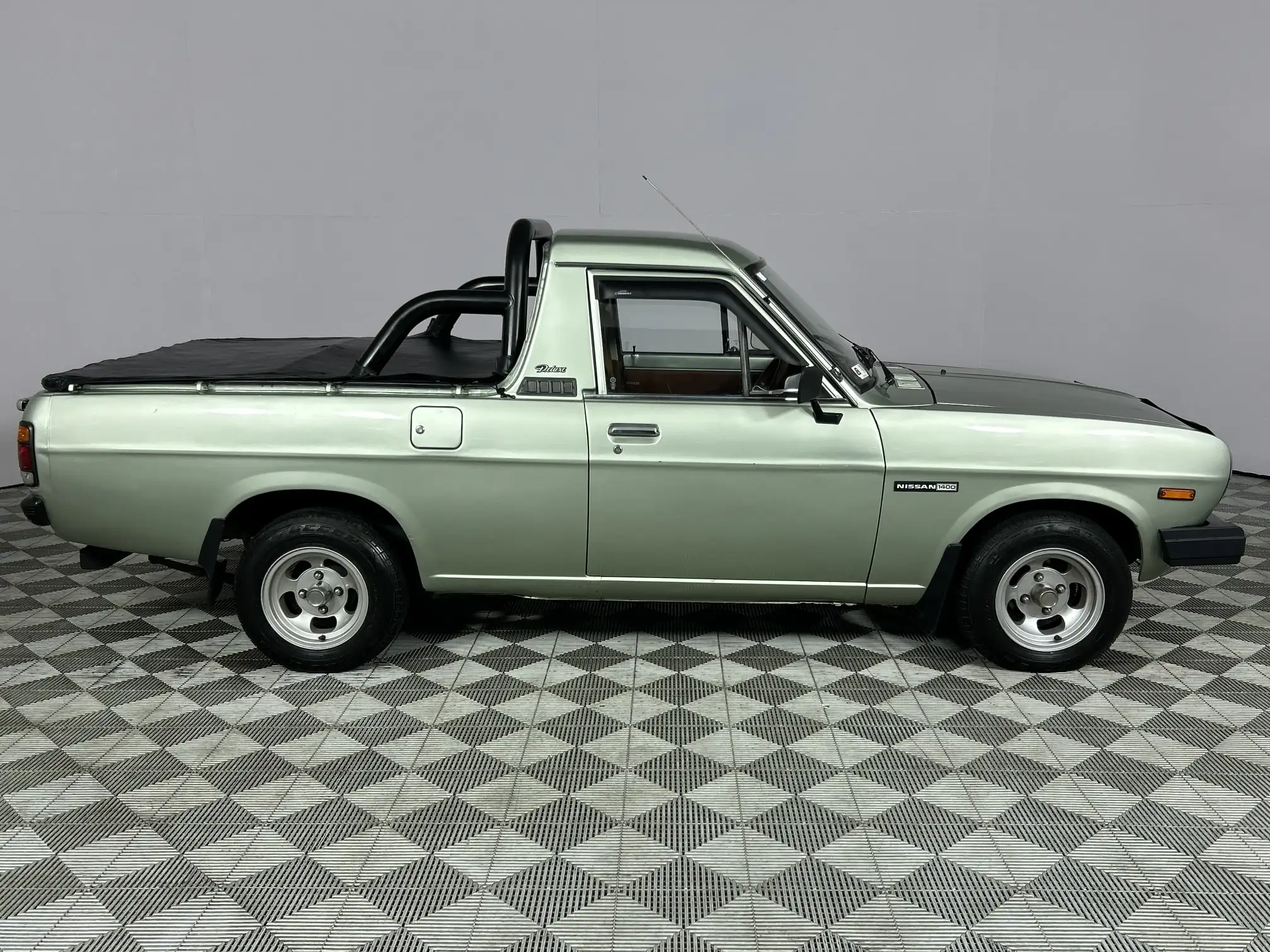 Nissan 1400