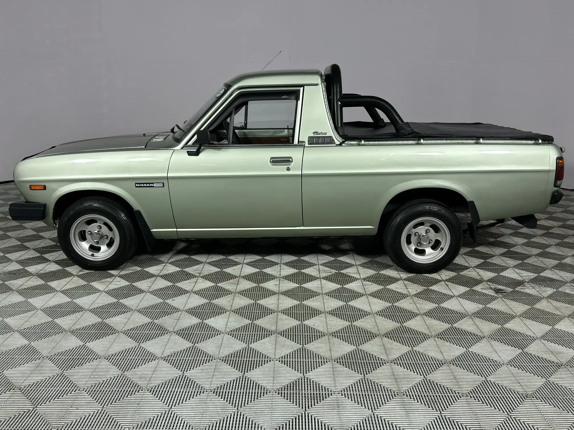 Nissan 1400