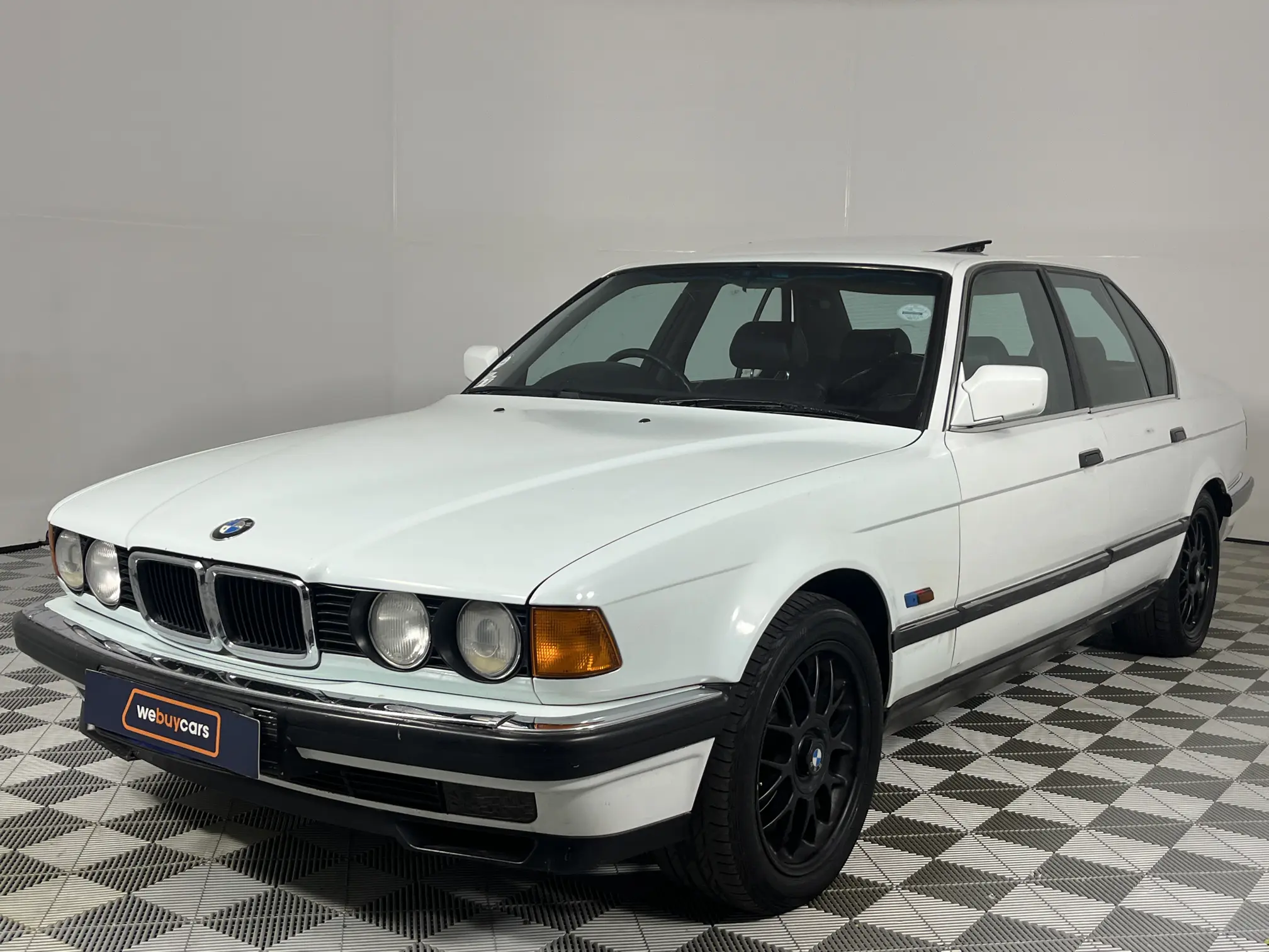 1993 BMW 7 Series 740i Auto (M60) (e32)