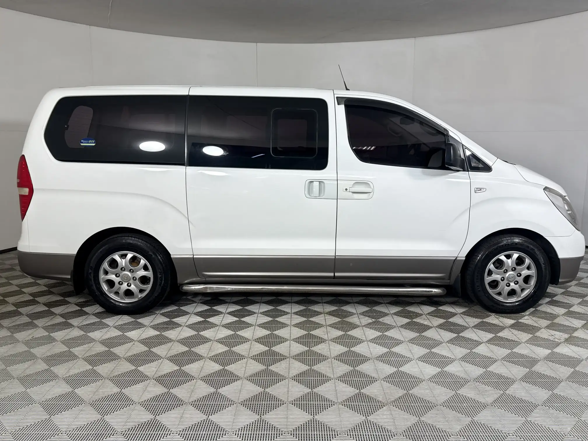 Hyundai H-1