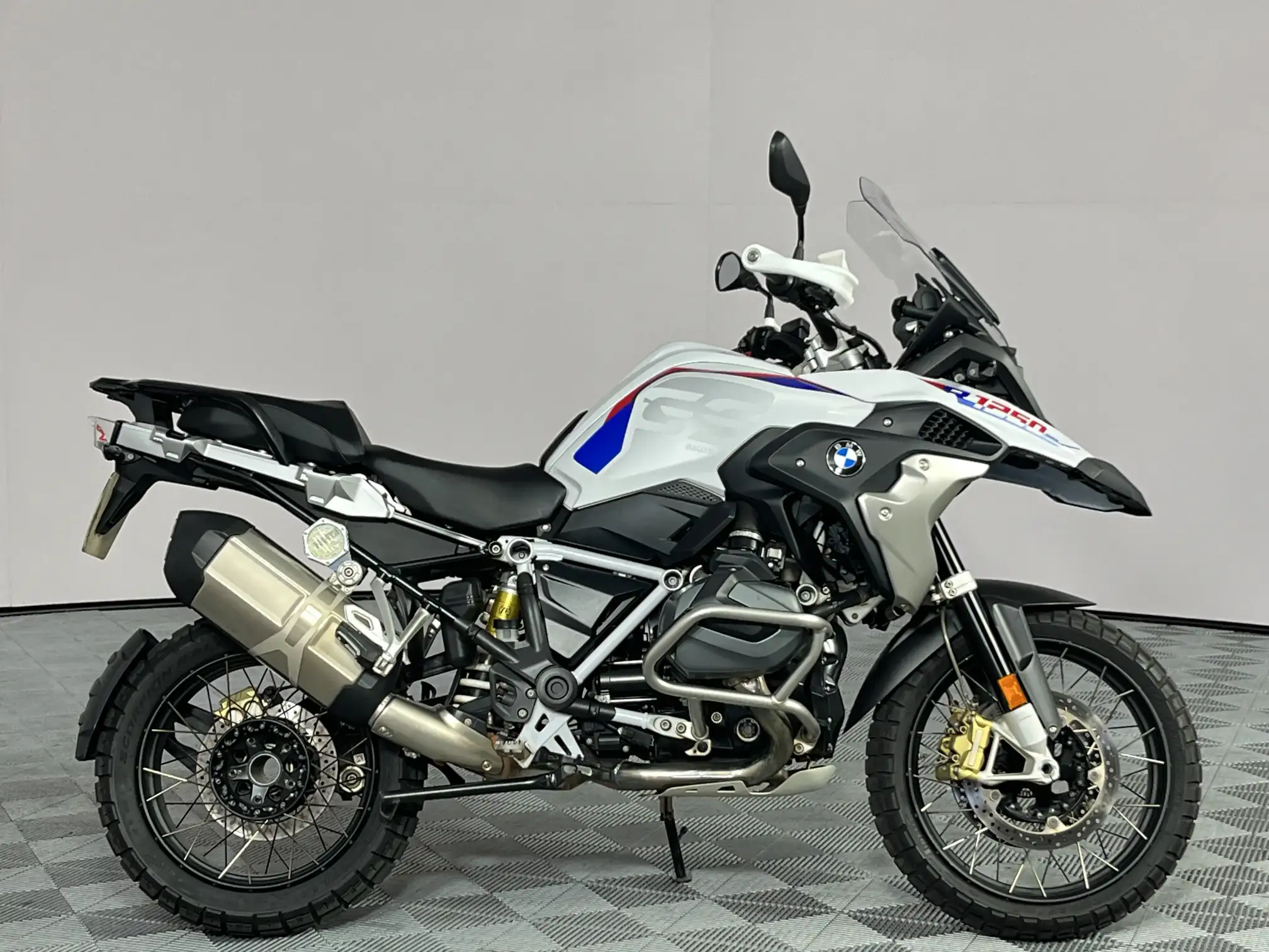 2023 BMW R Series