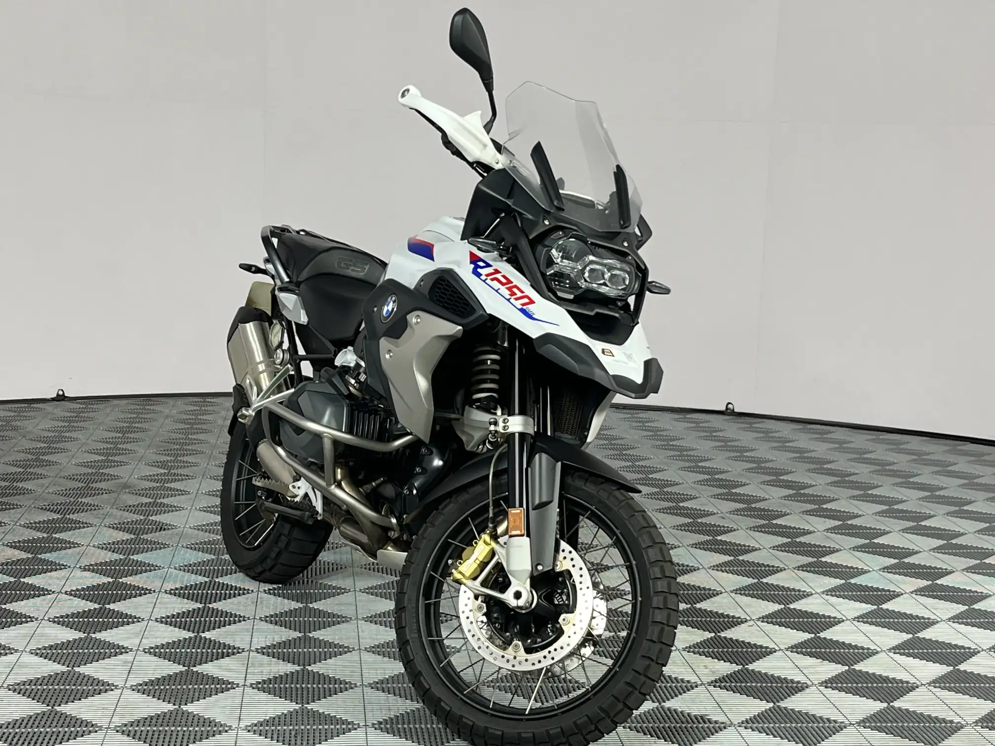 BMW R Series