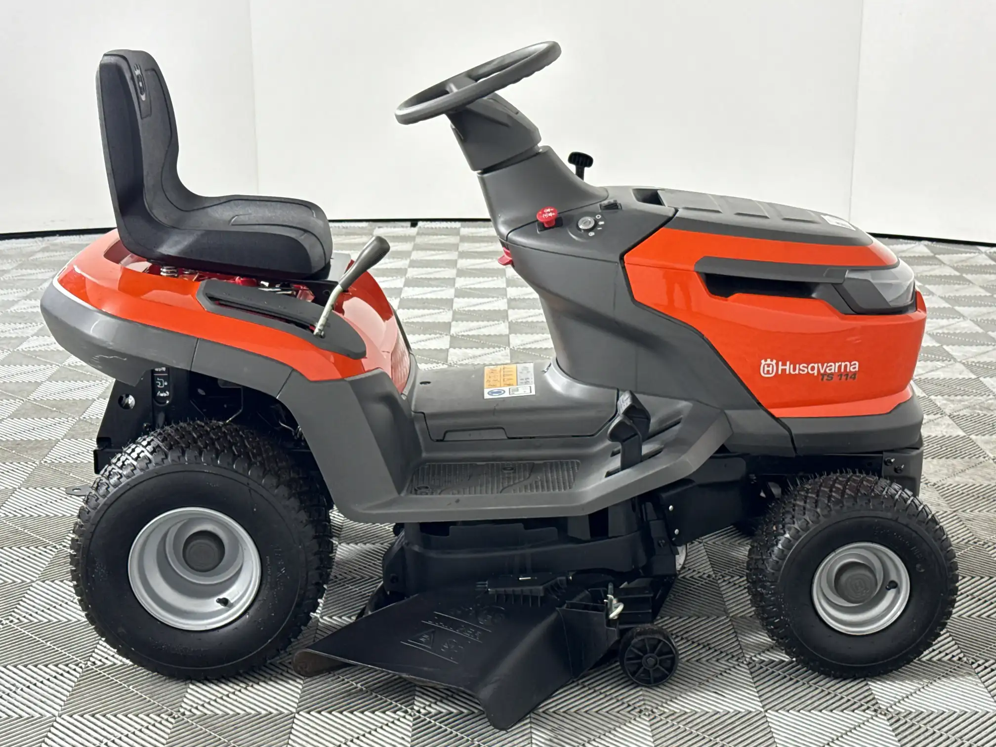 2025 Husqvarna TS114