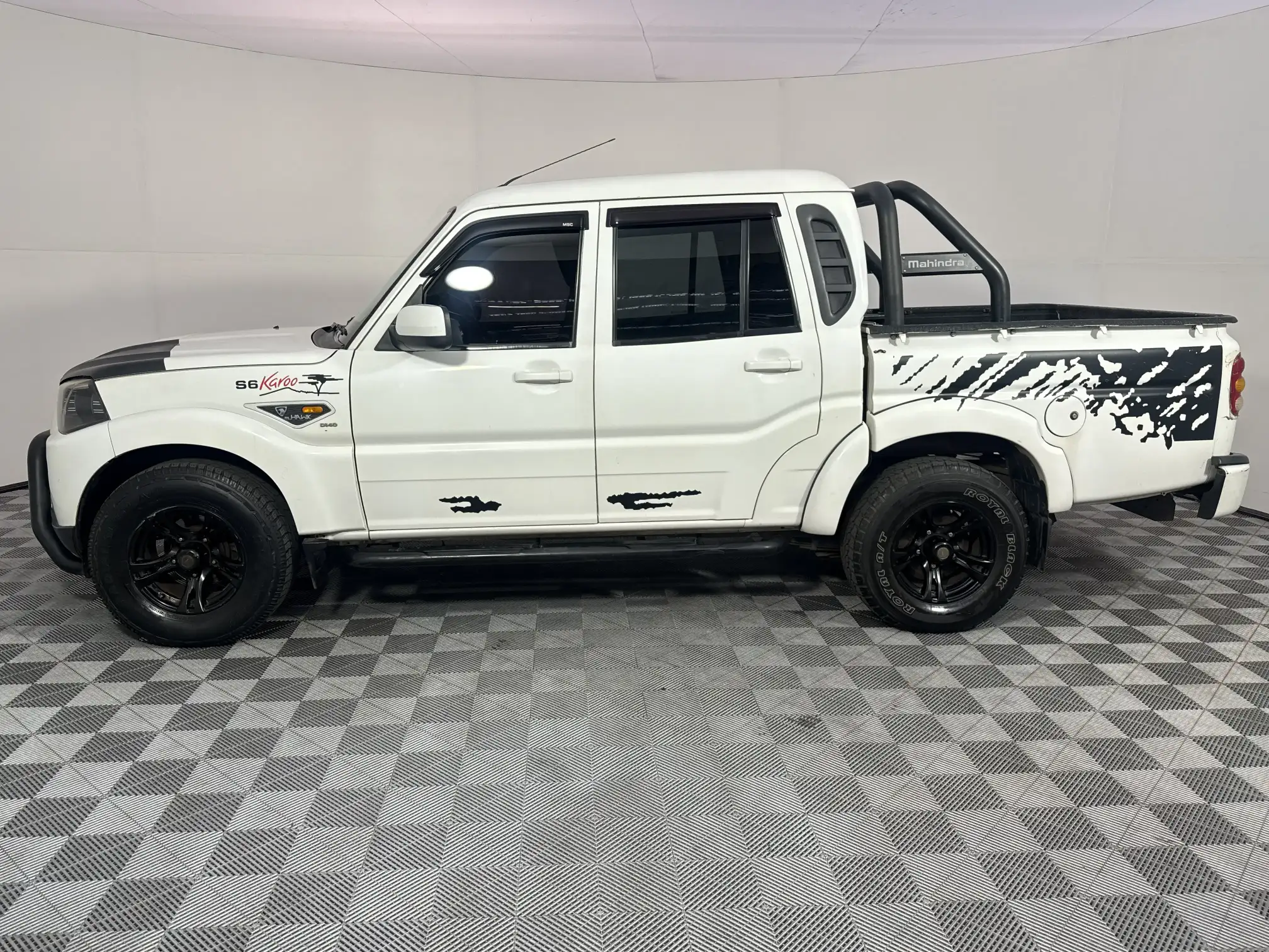 Mahindra PIK UP