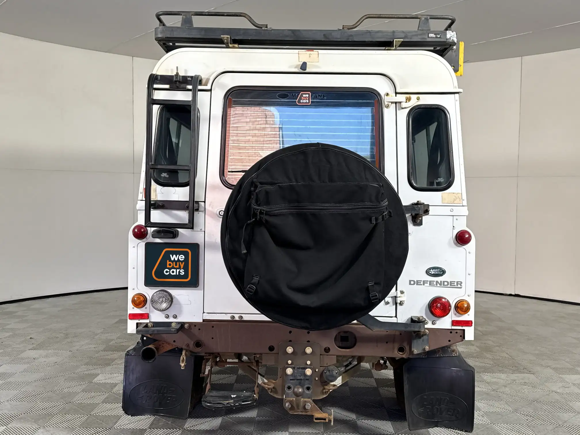Land Rover Defender 110