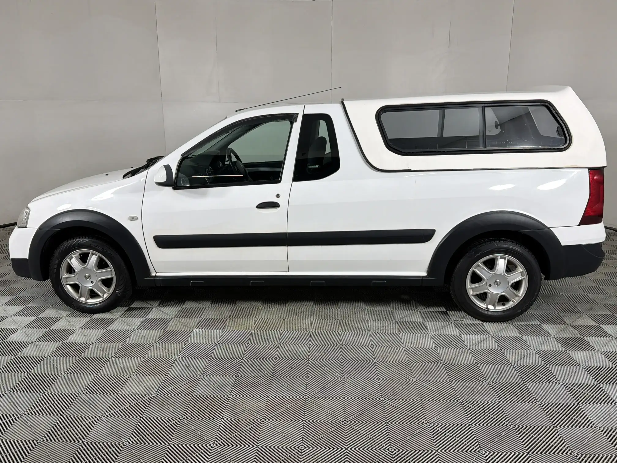 Nissan NP200