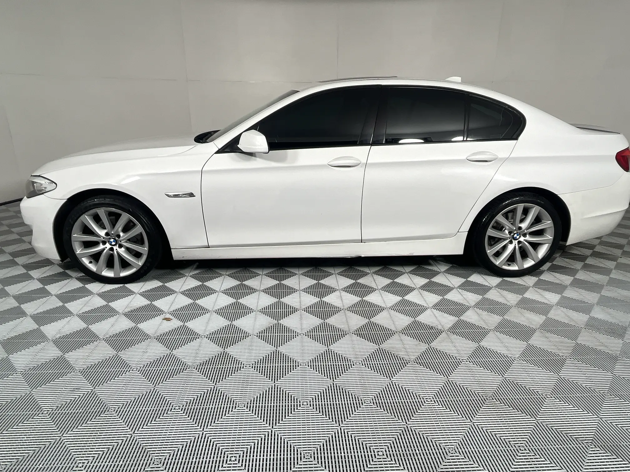 Used 2011 Bmw 5 Series 520d Auto F10 For Sale Webuycars 5421