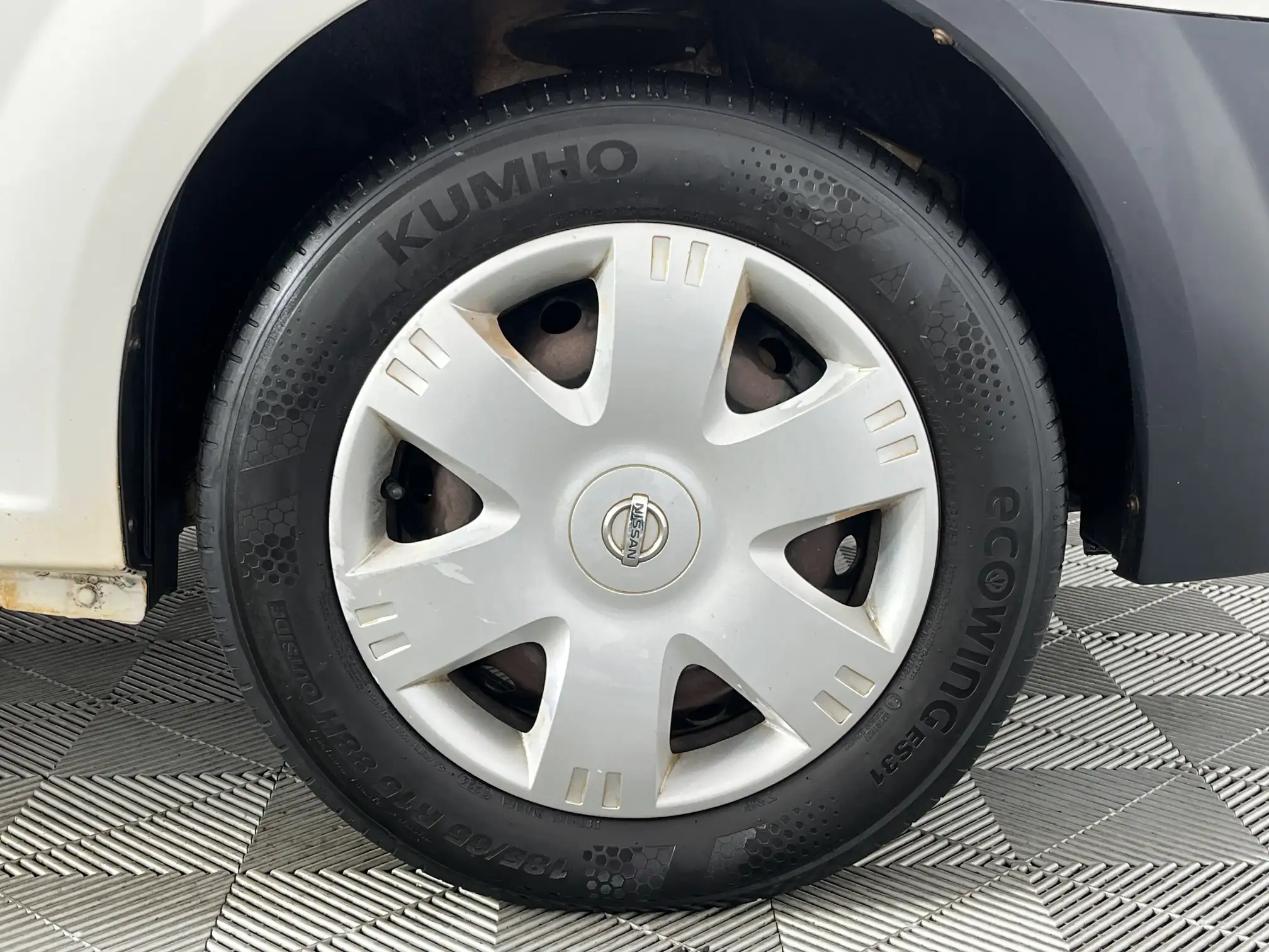 Nissan NP200