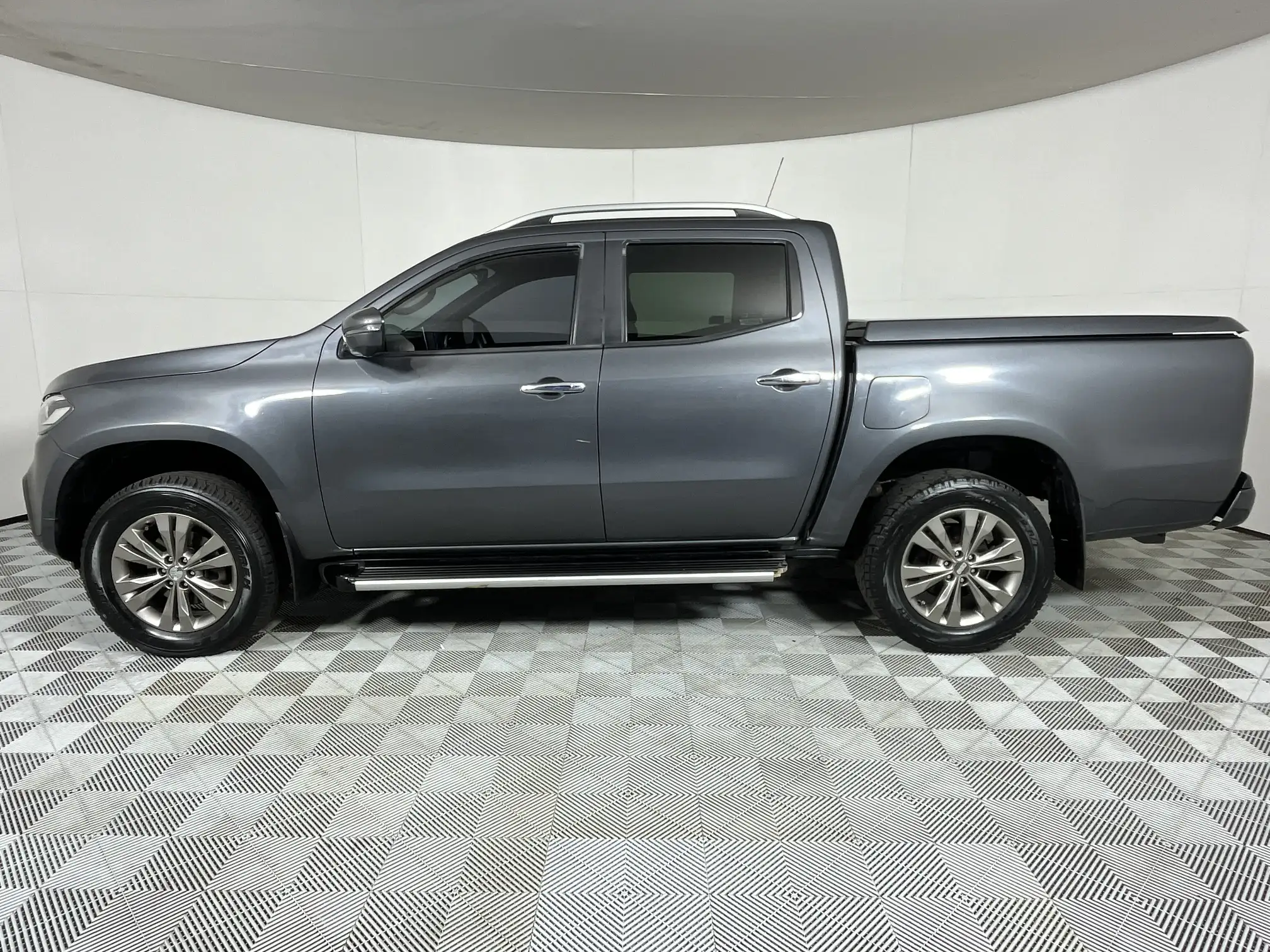 Mercedes-Benz X-Class