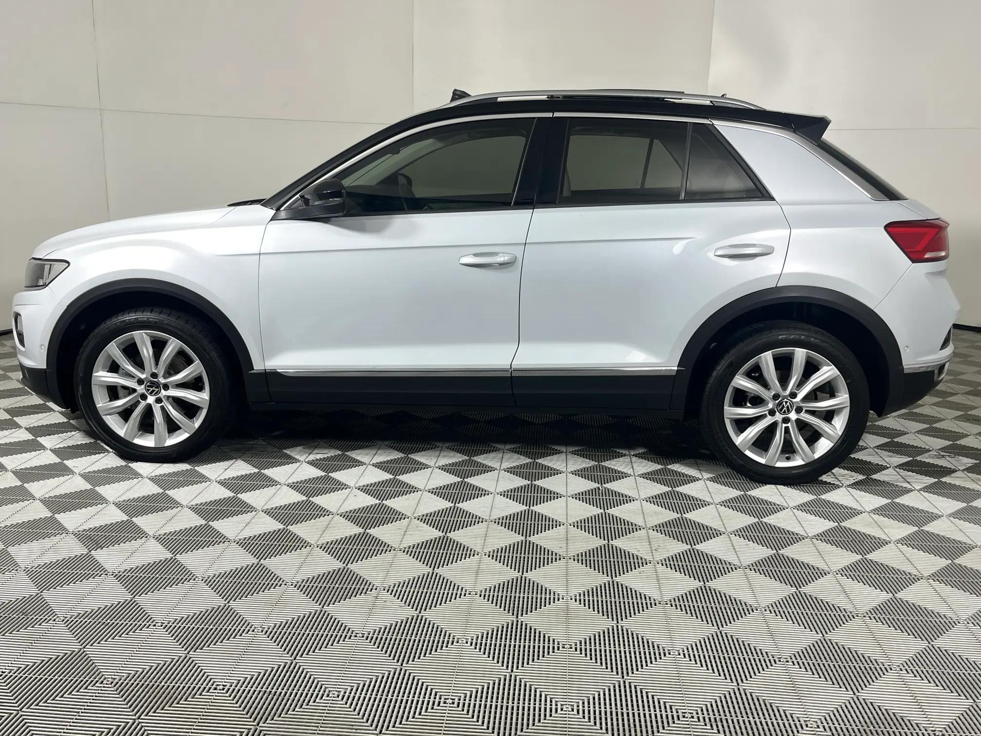 Volkswagen (VW) T-Roc 2.0 TSI Design 4Motion DSG for sale - R 305 900 ...