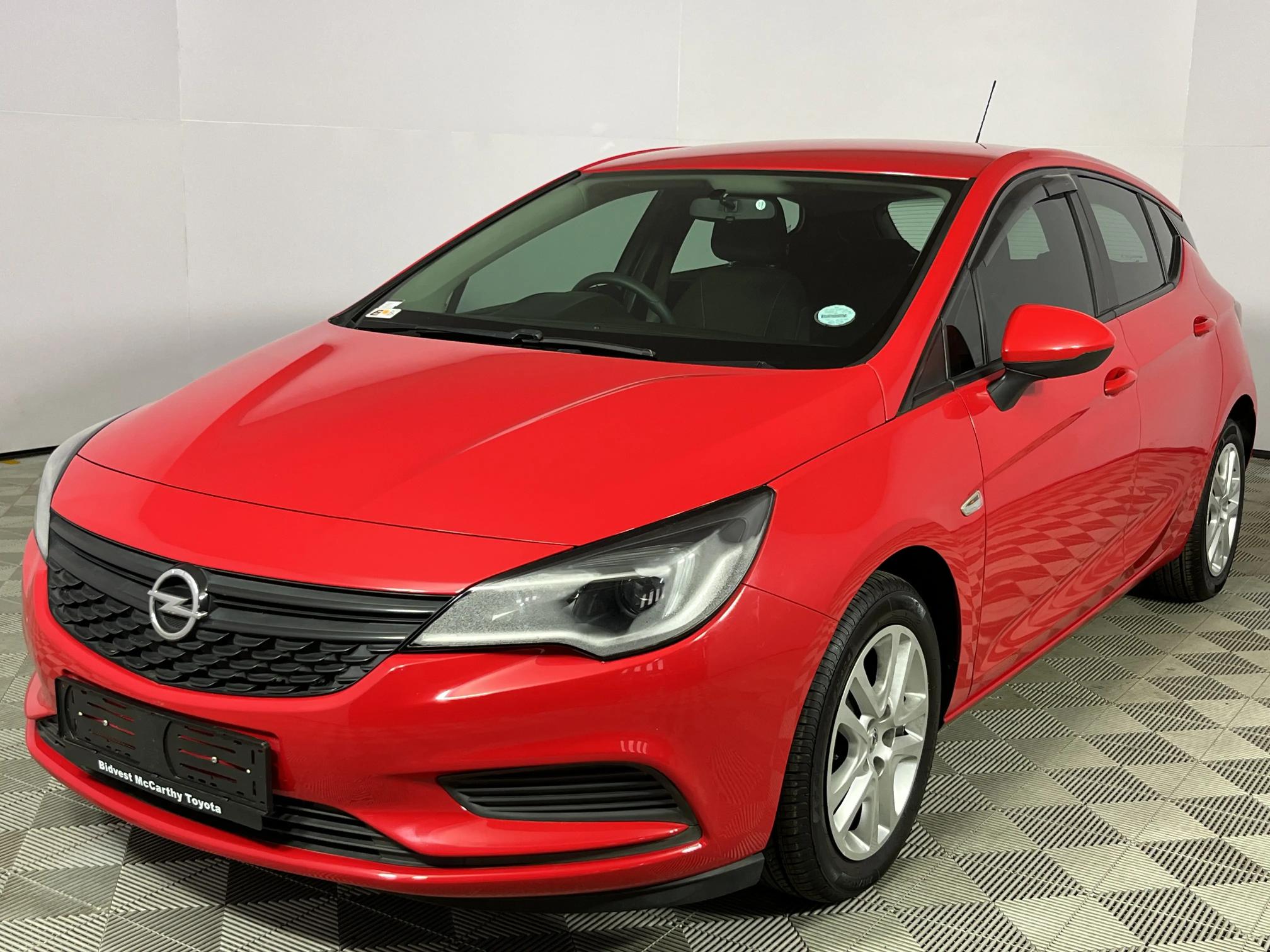 Opel Astra 1.0 T Essentia 5 Door