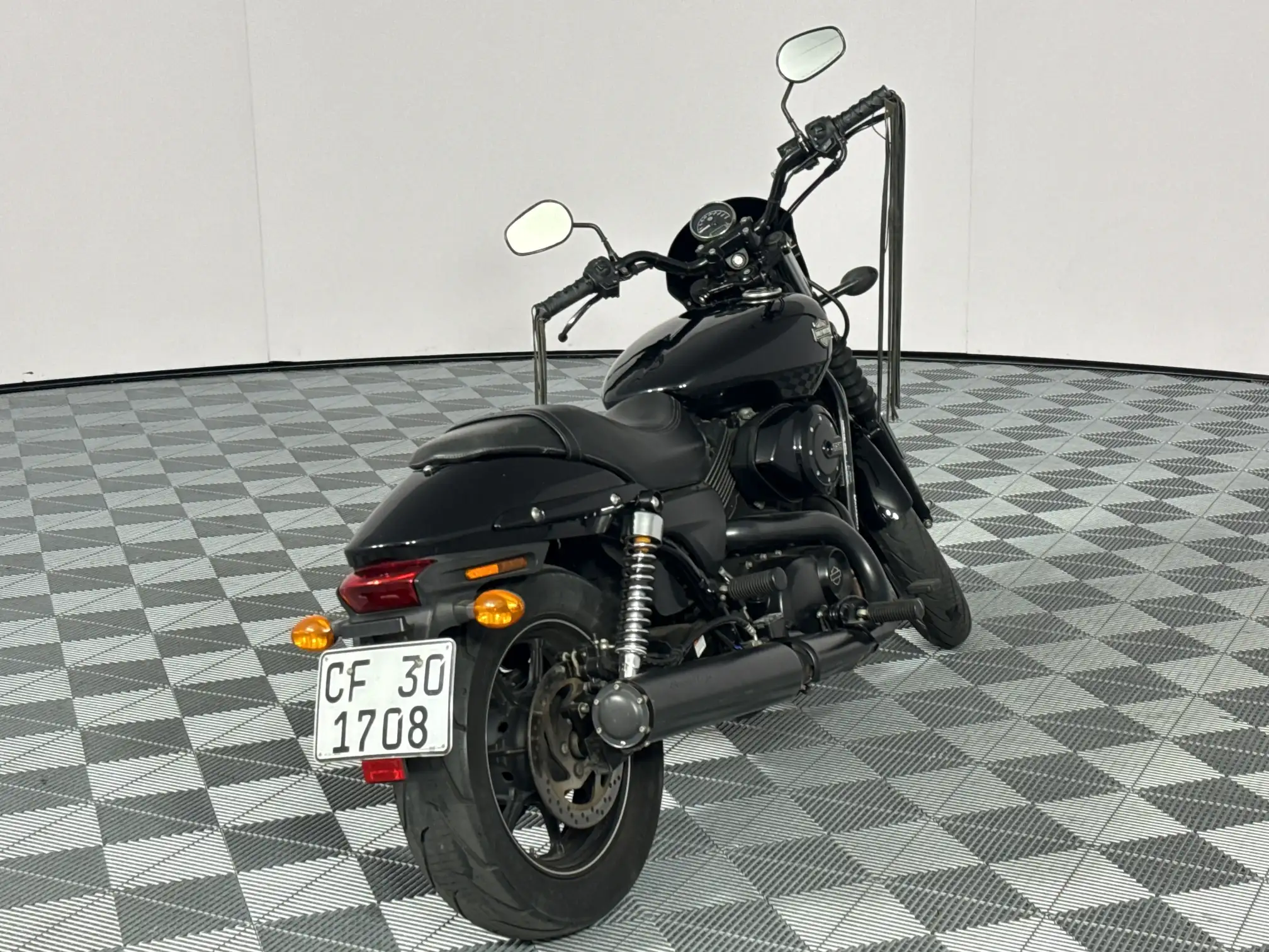 Harley Davidson Street