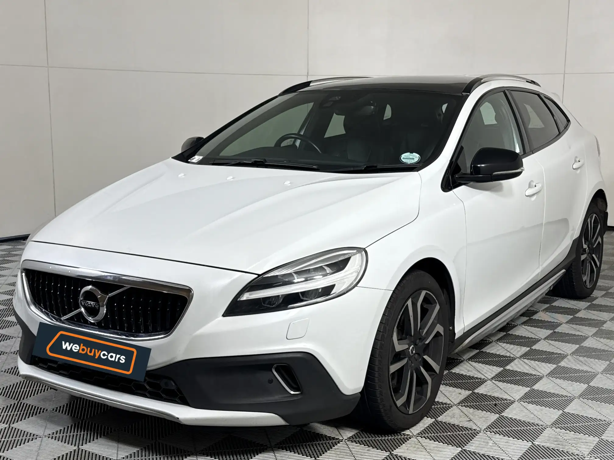 2019 Volvo V40