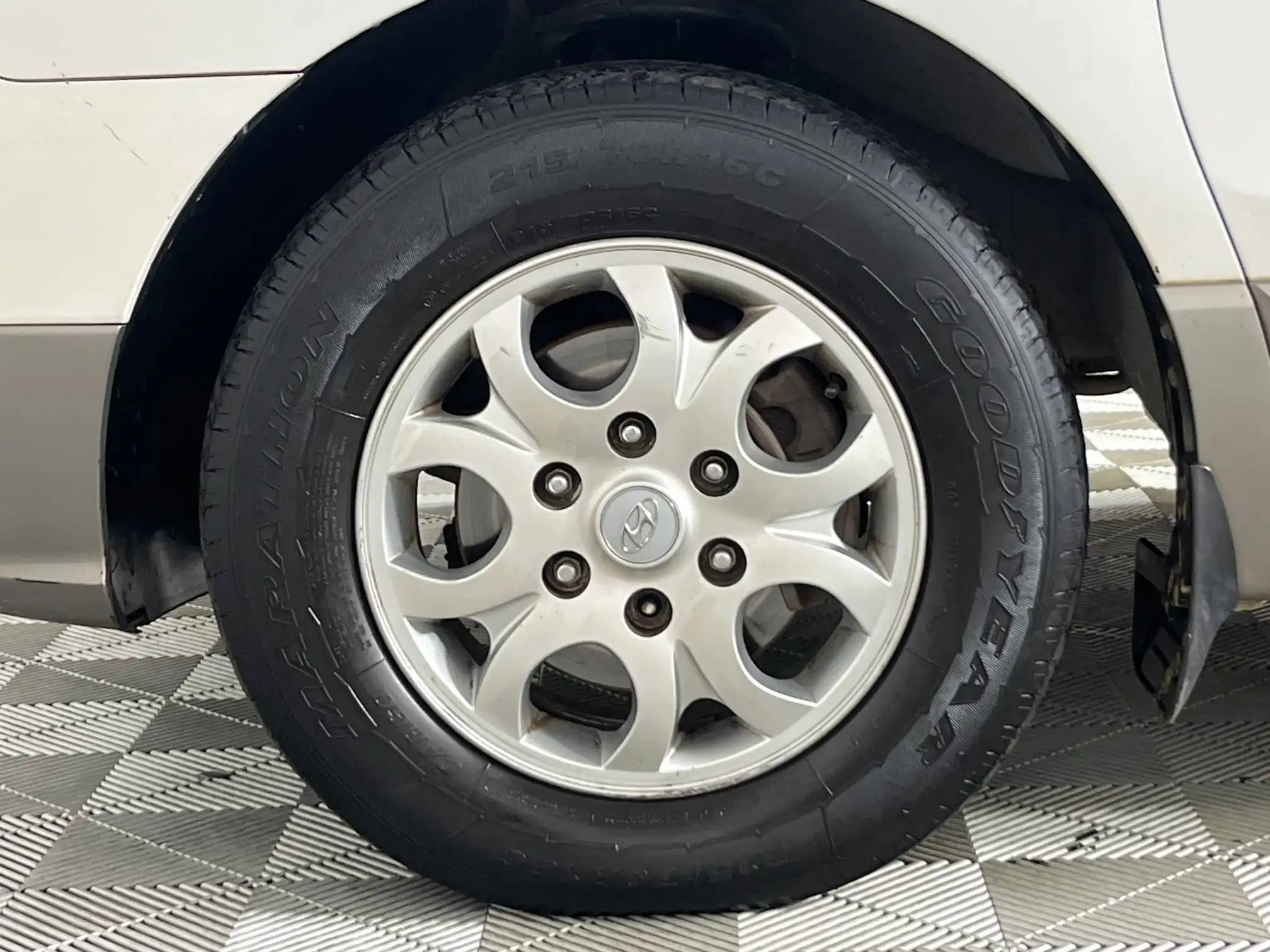 Hyundai H-1