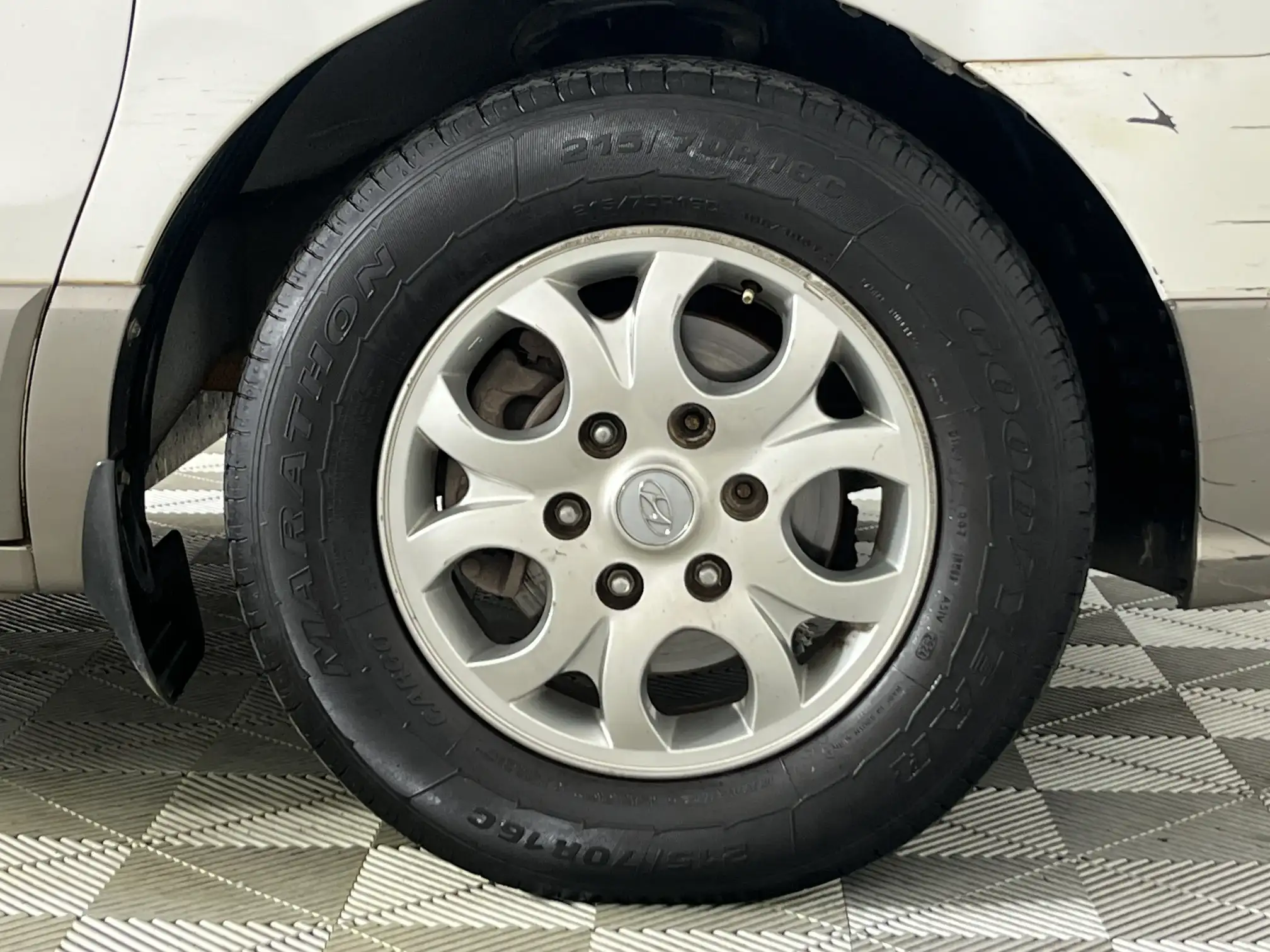Hyundai H-1