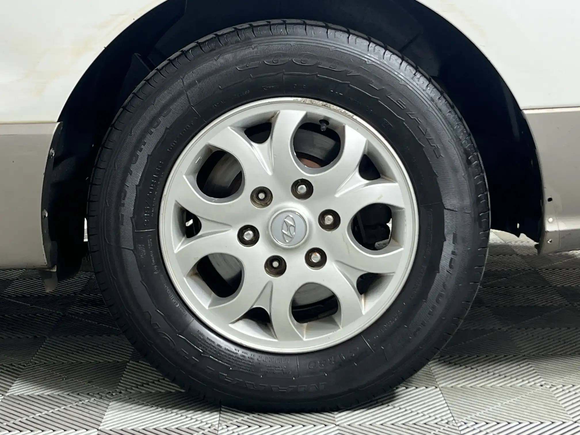 Hyundai H-1