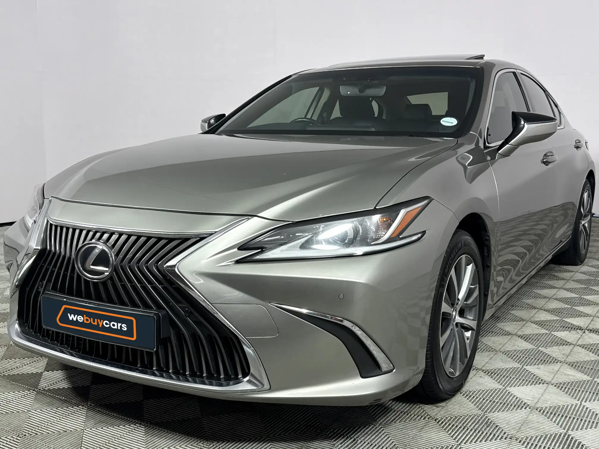 2019 Lexus ES