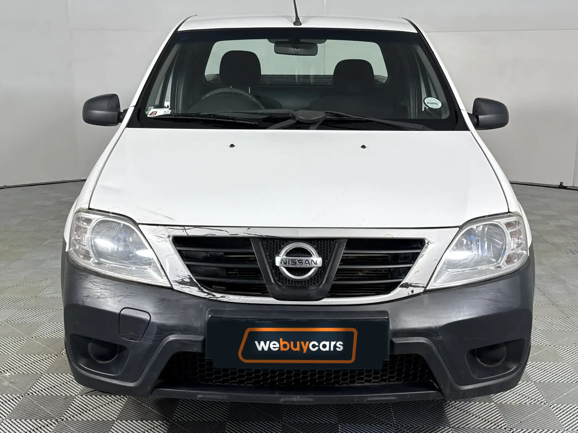 Nissan NP200