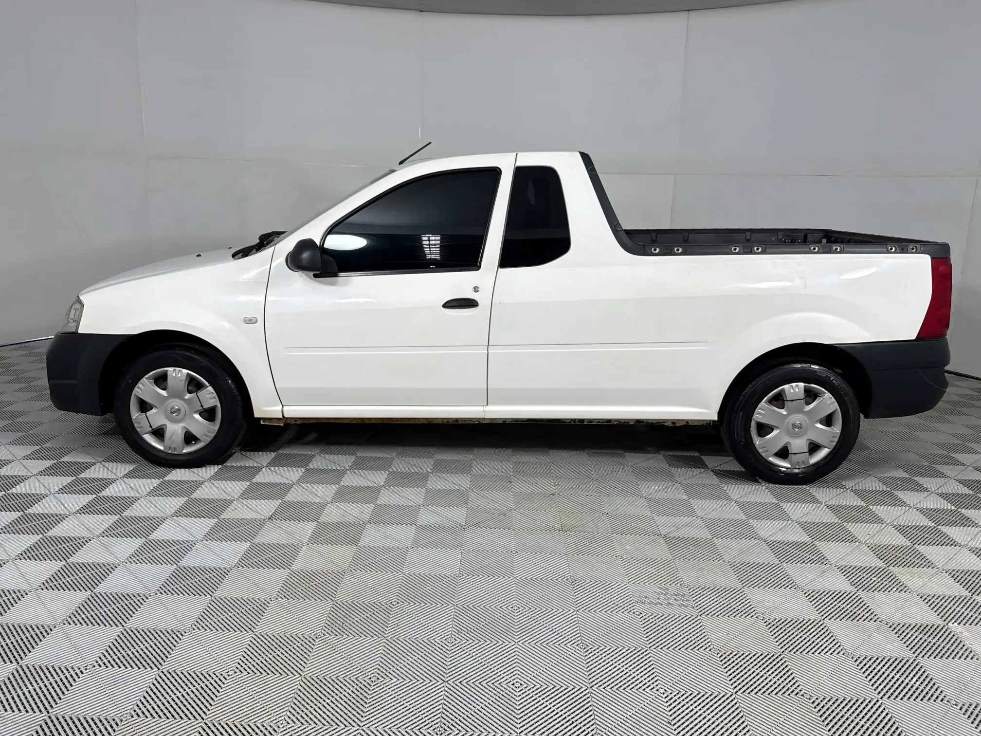 Nissan NP200