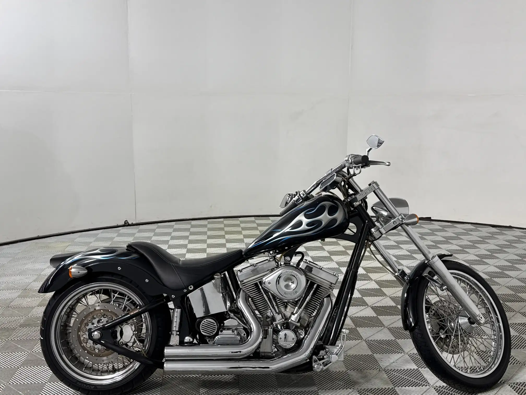 2005 Ultima S&S
