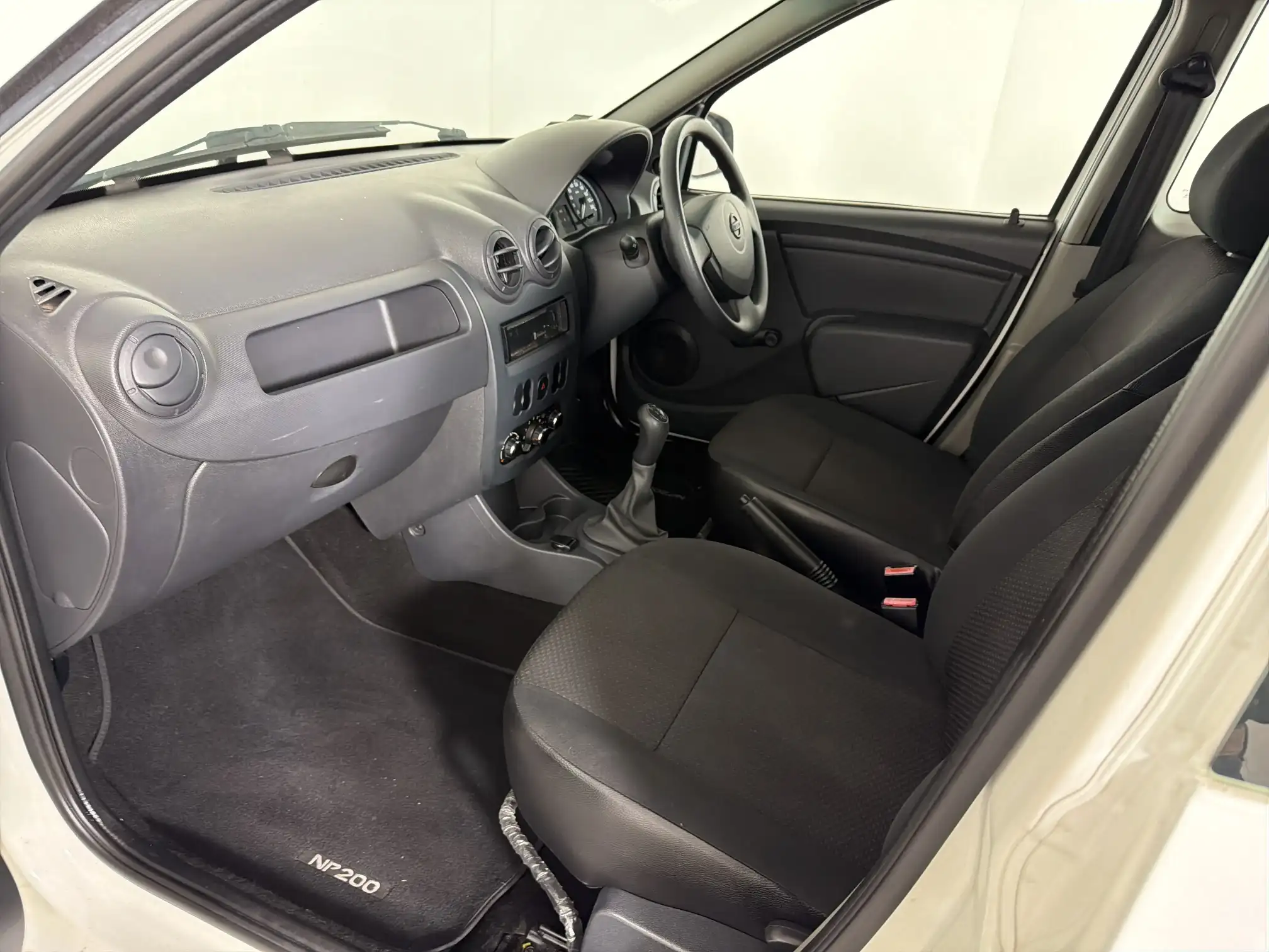 Nissan NP200