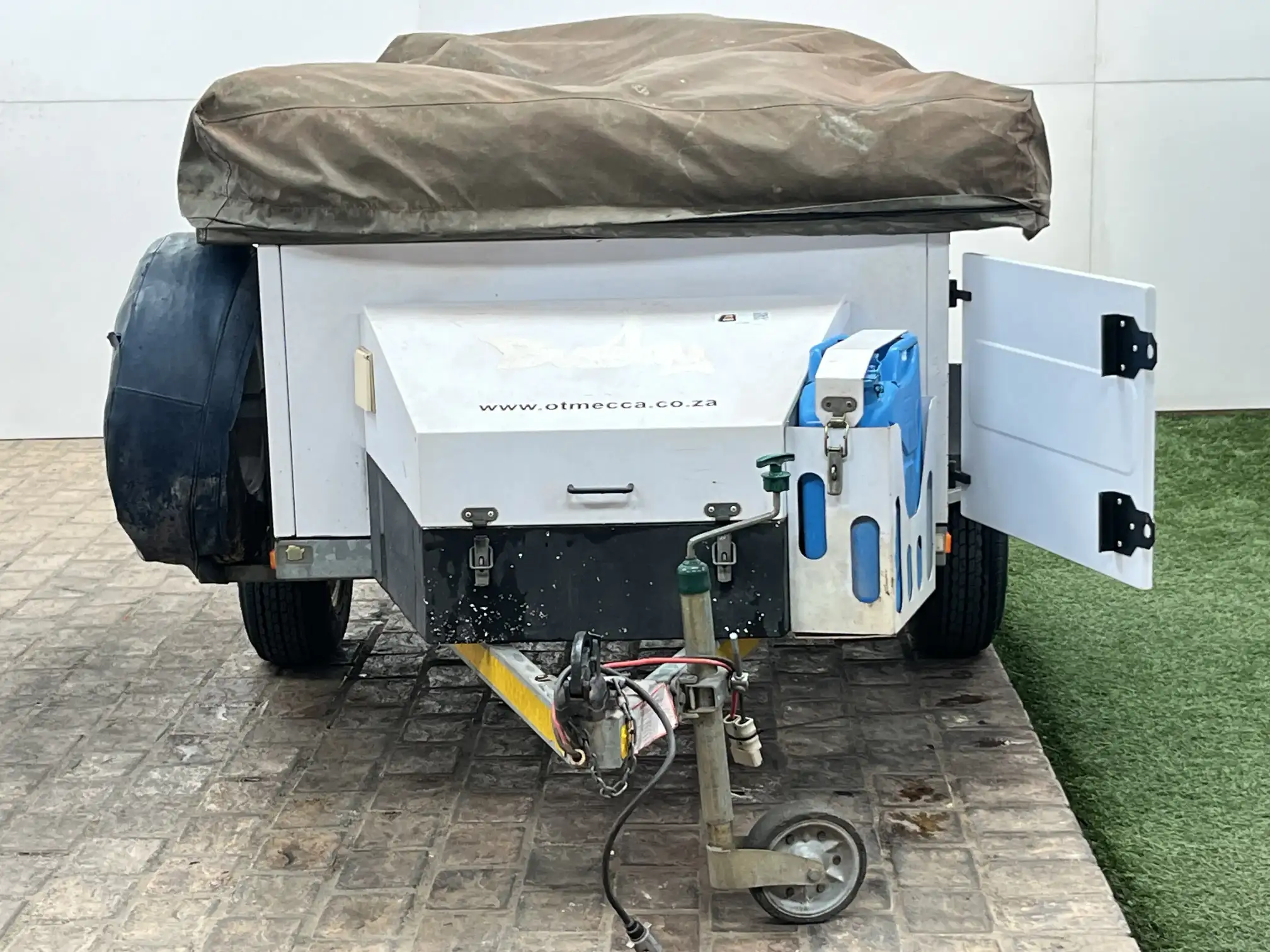 Trailer Mecca Bushy