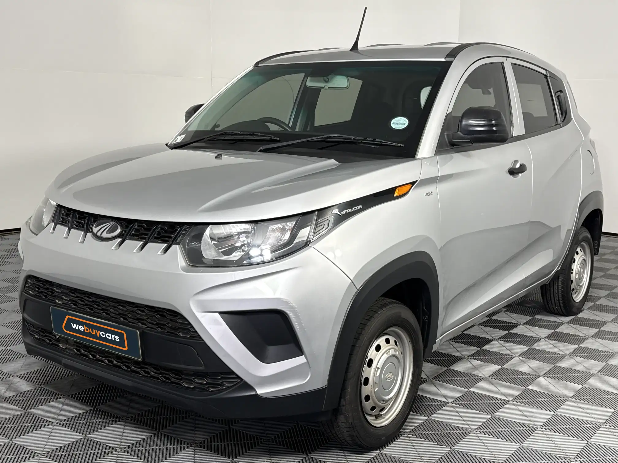 2022 Mahindra KUV 100