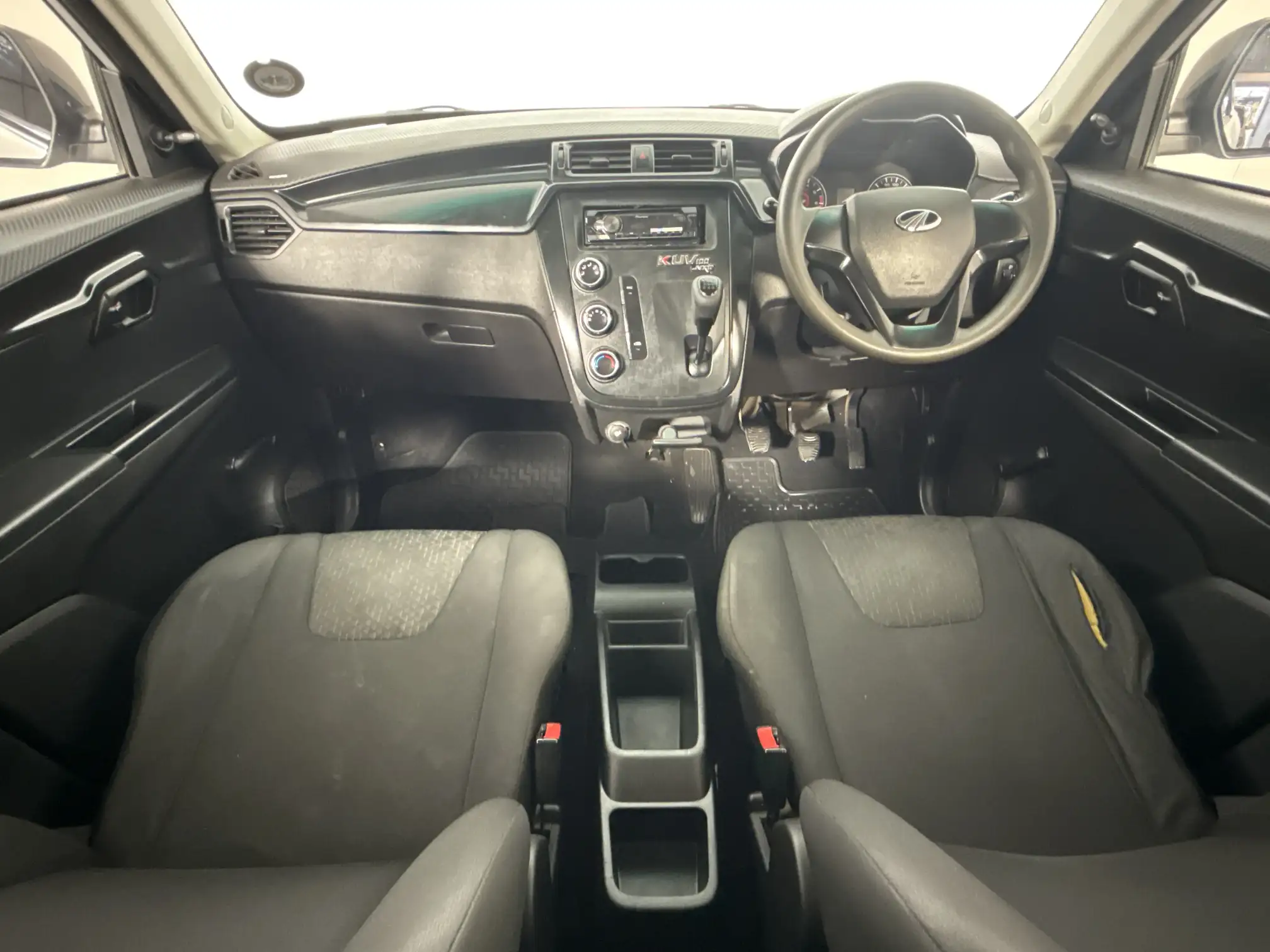 Mahindra KUV 100
