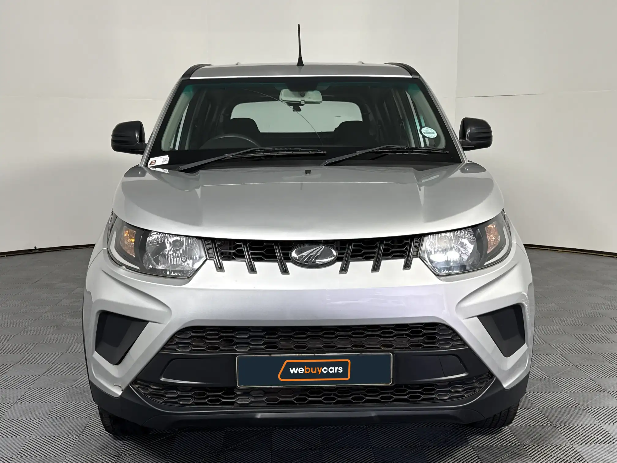 Mahindra KUV 100