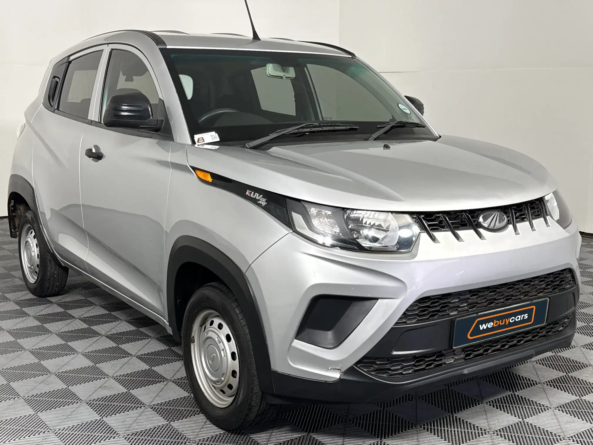 Mahindra KUV 100