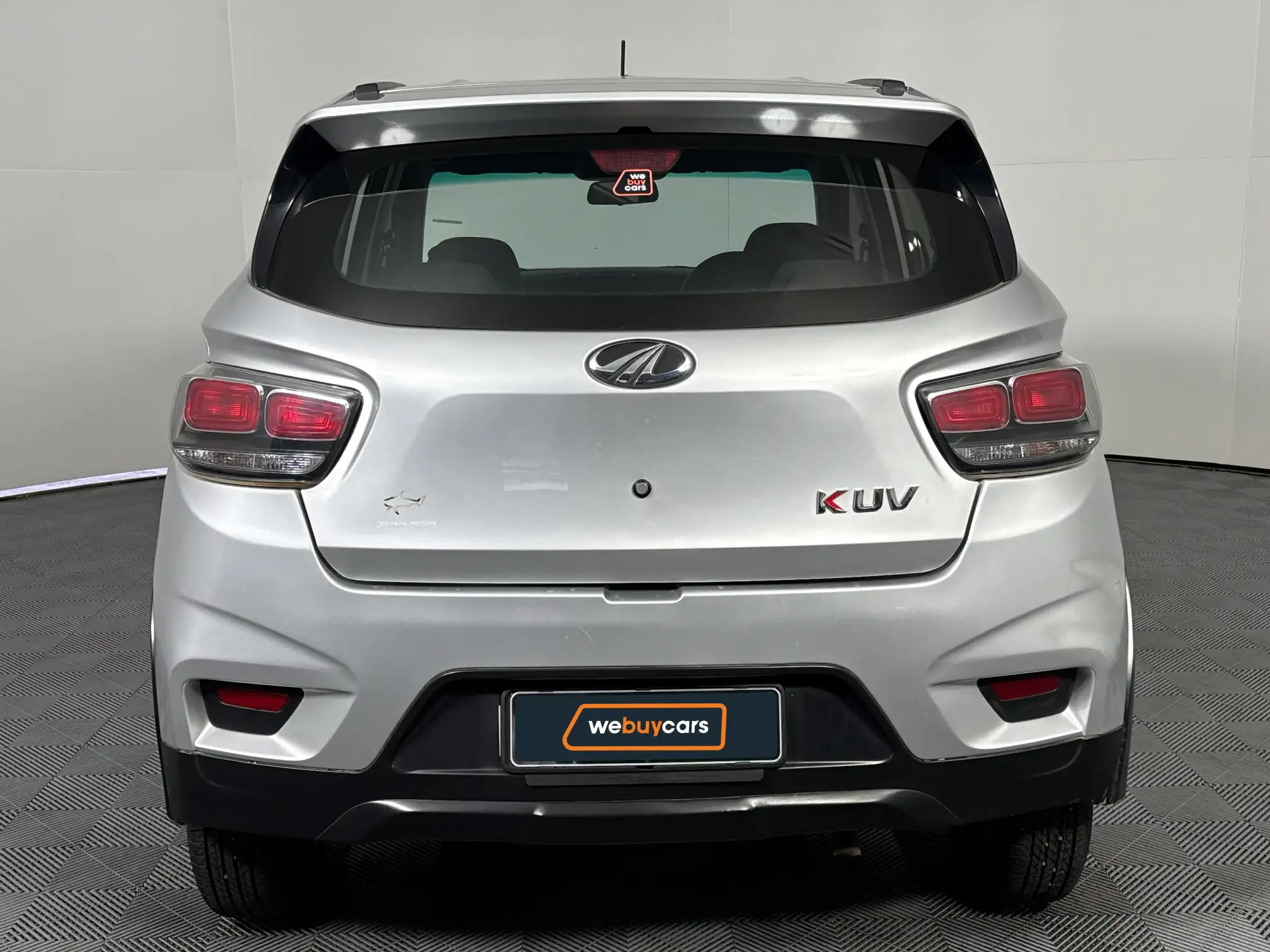 Mahindra KUV 100