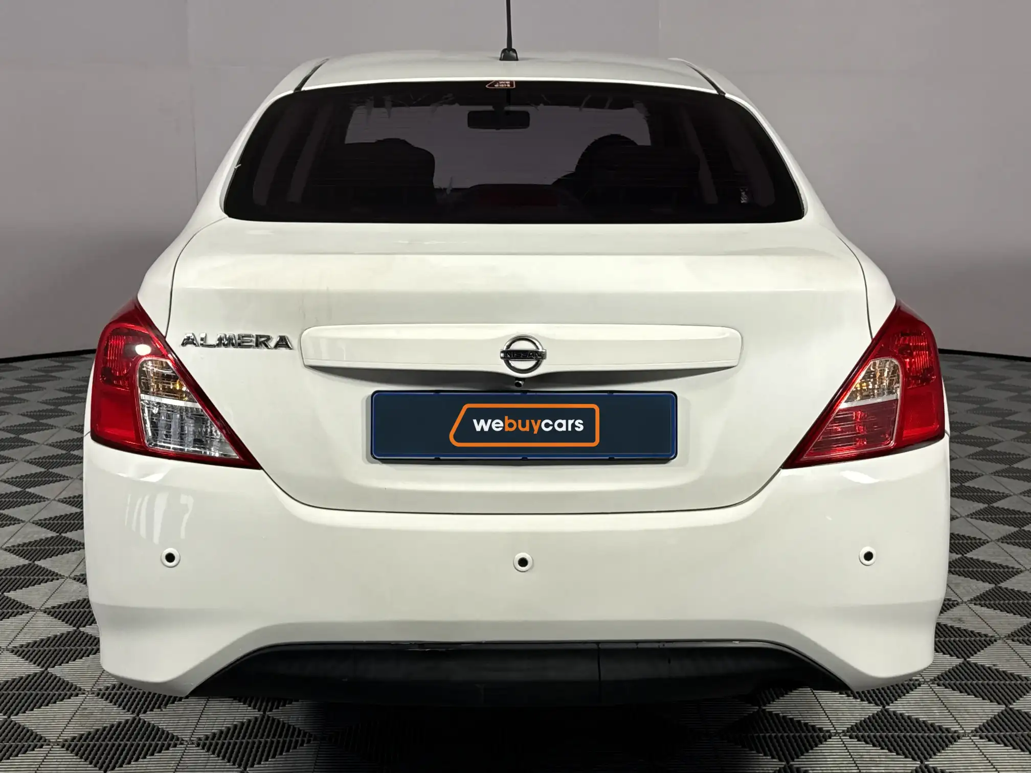 Nissan Almera