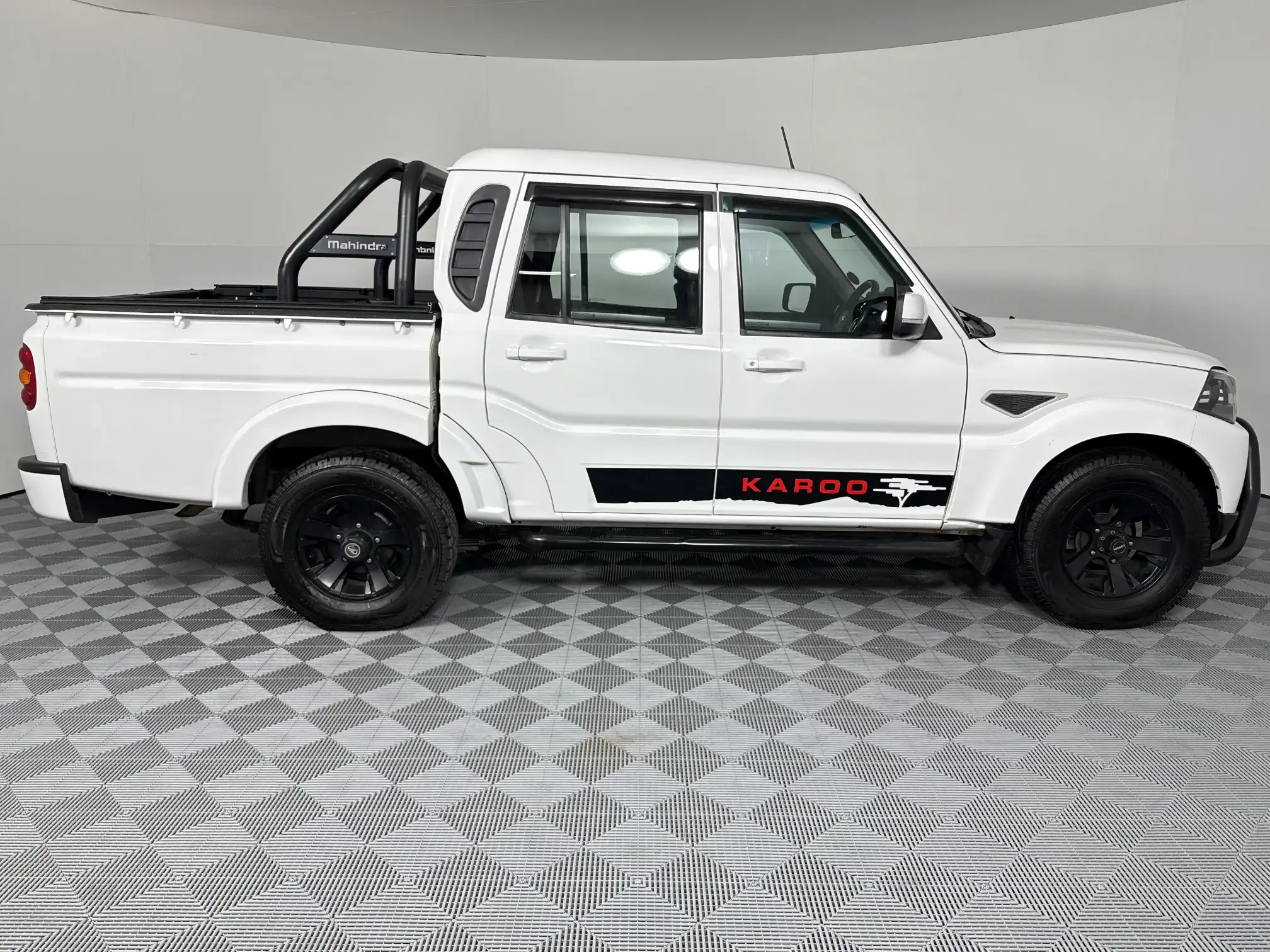 Mahindra PIK UP