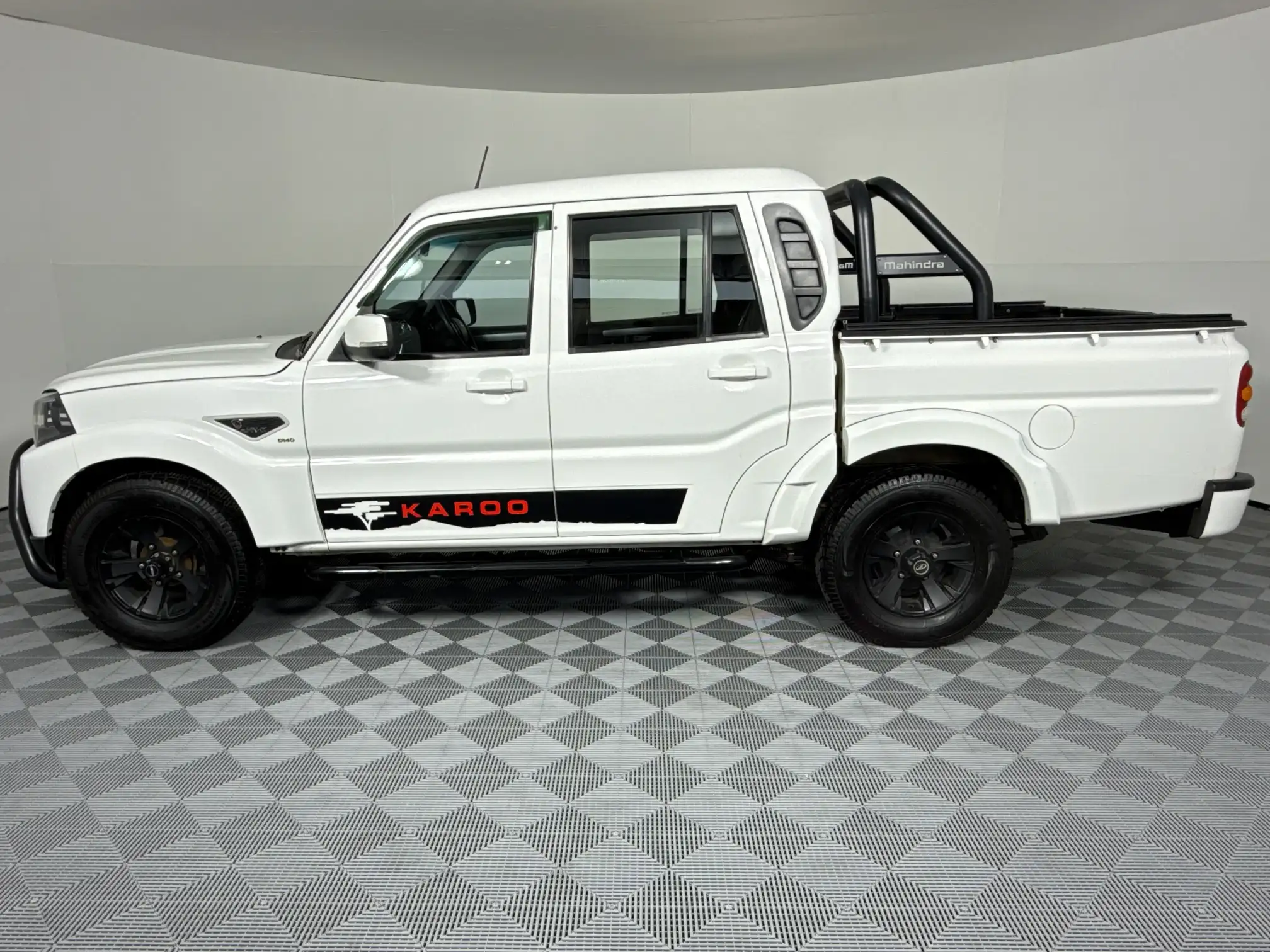 Mahindra PIK UP