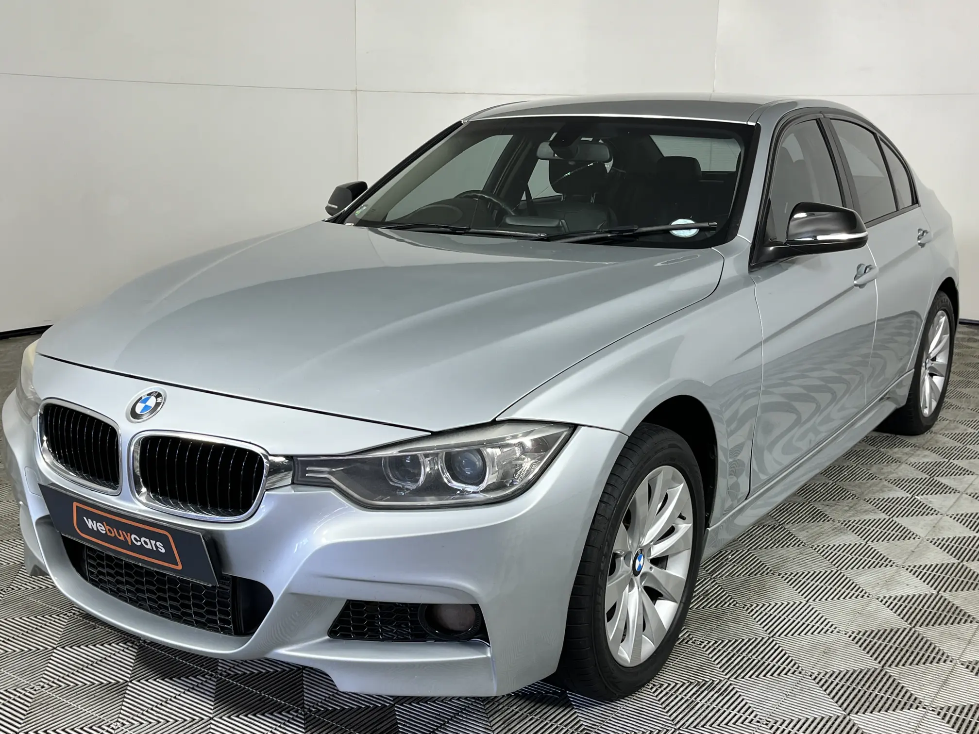 2012 BMW 3 Series 320i (F30)