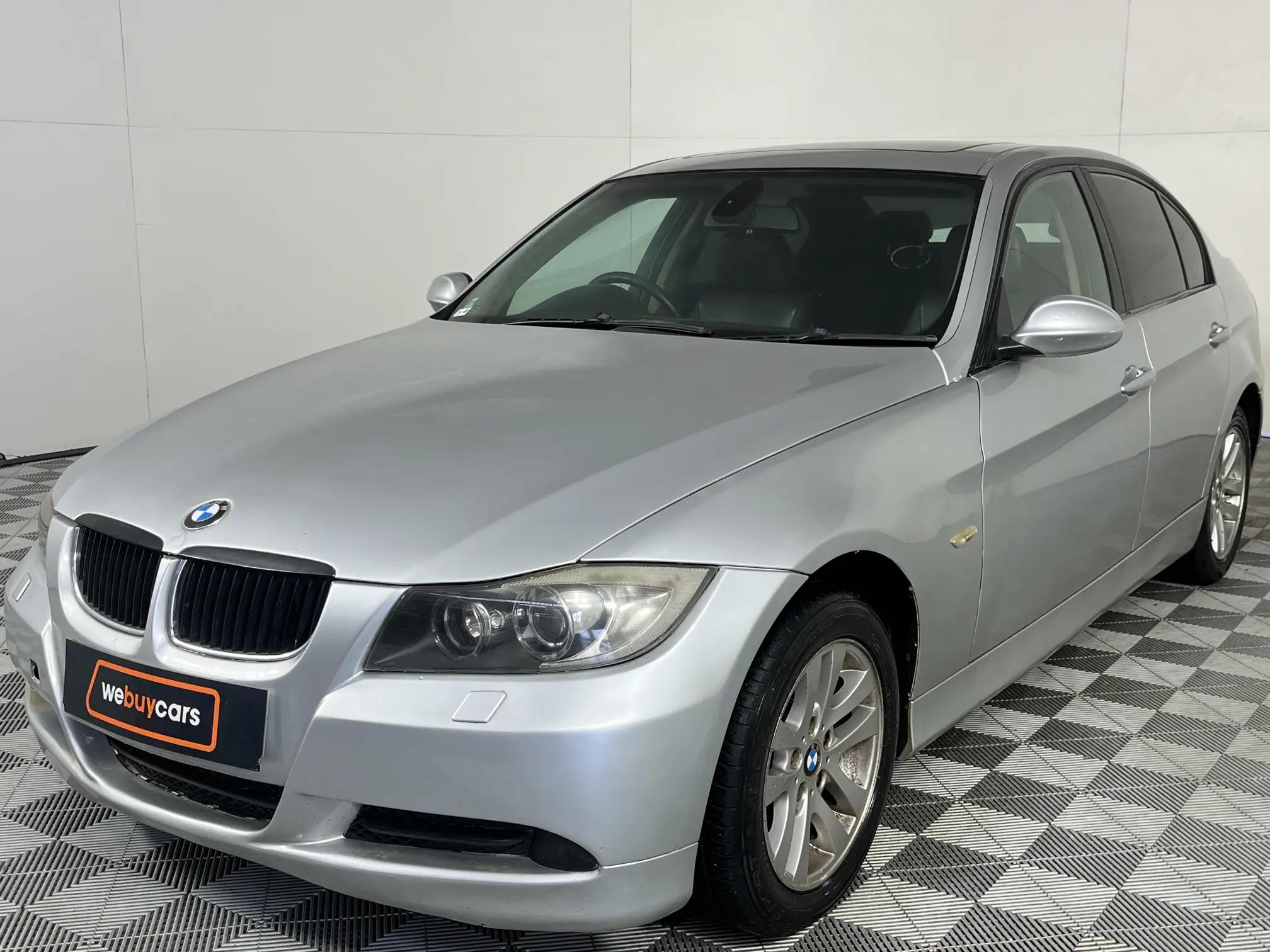 BMW 320i (E90)