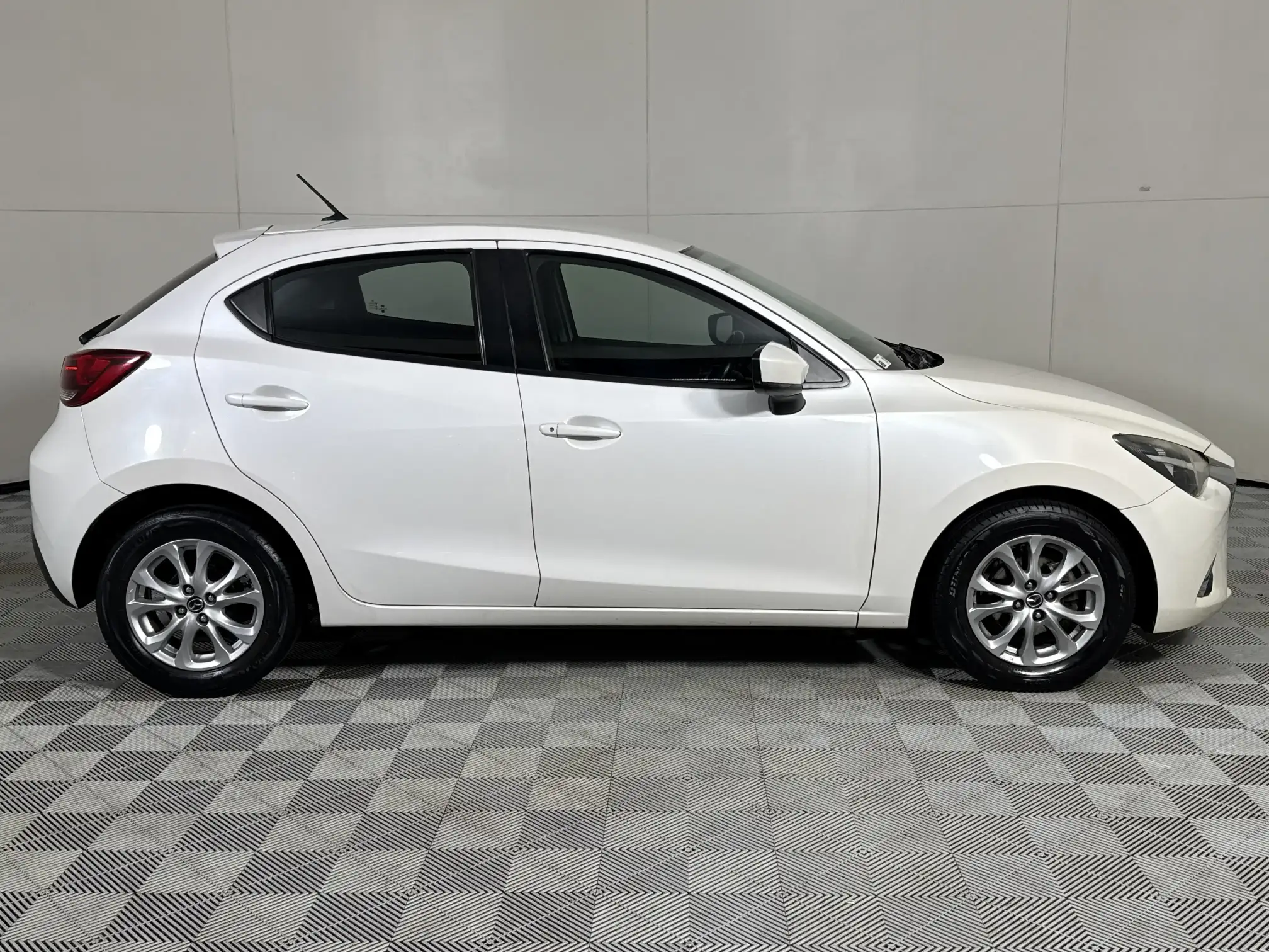 Mazda Mazda 2