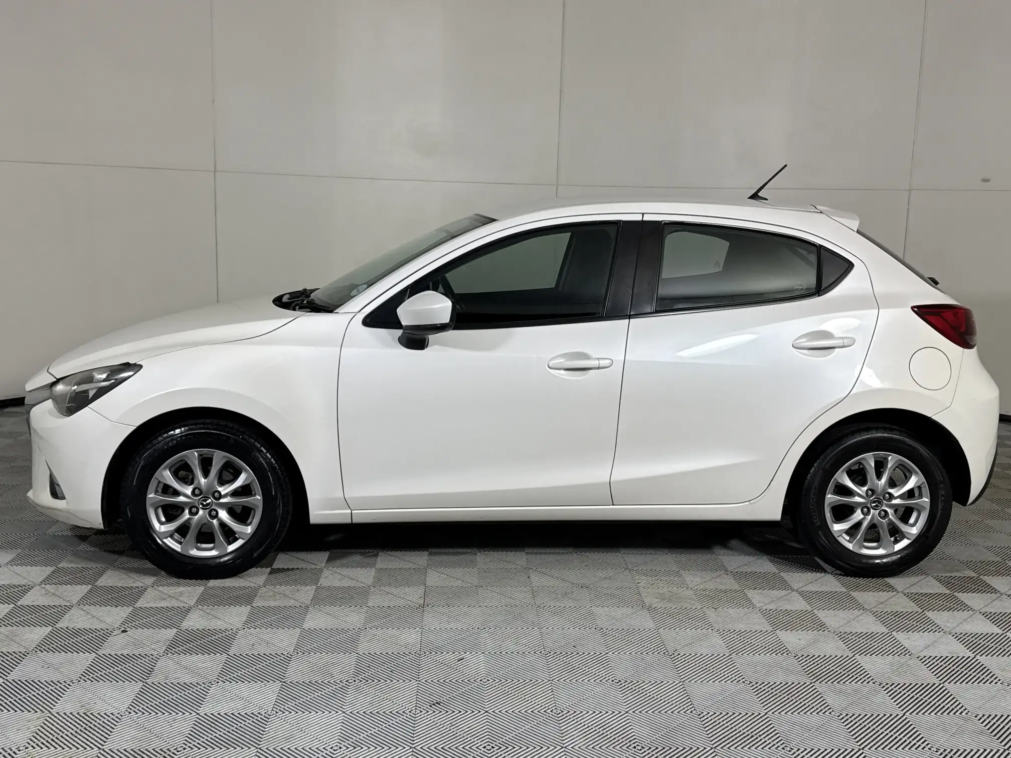Mazda Mazda 2
