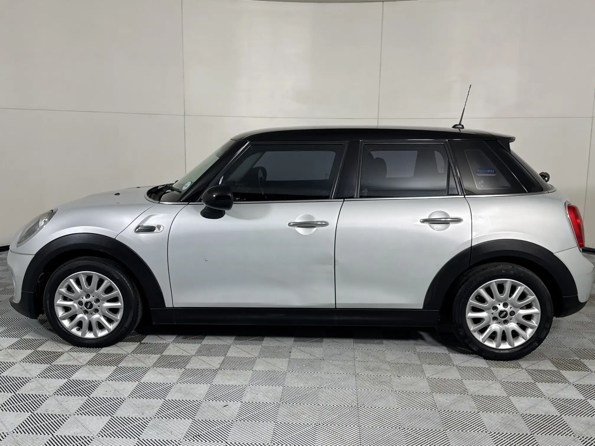 Mini Cooper 5DR