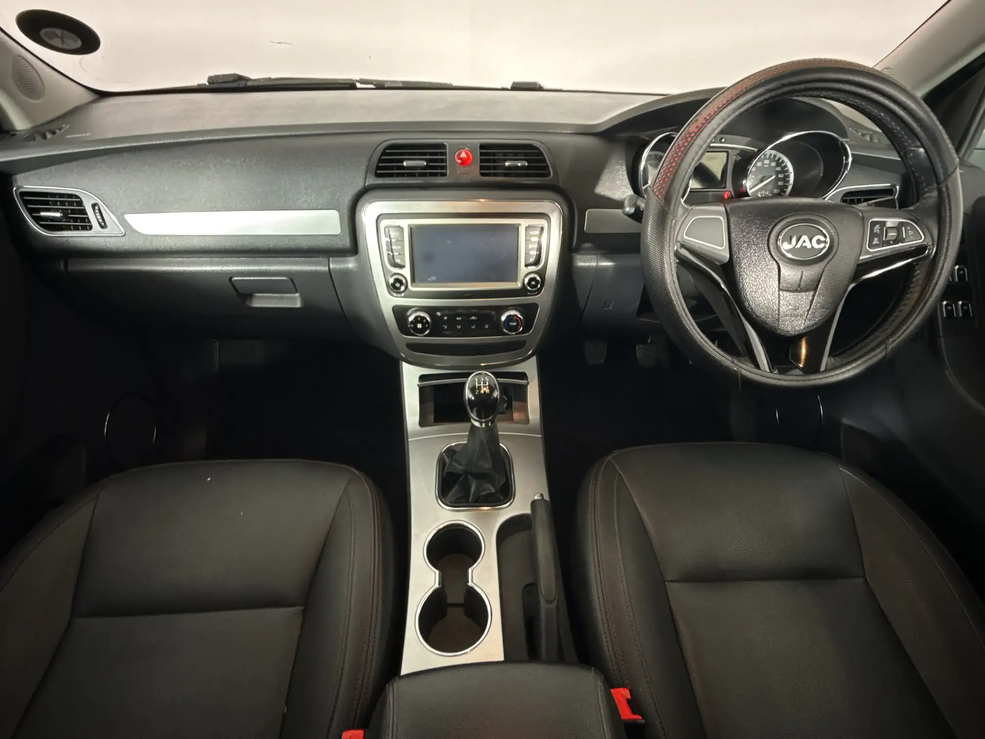 JAC T6