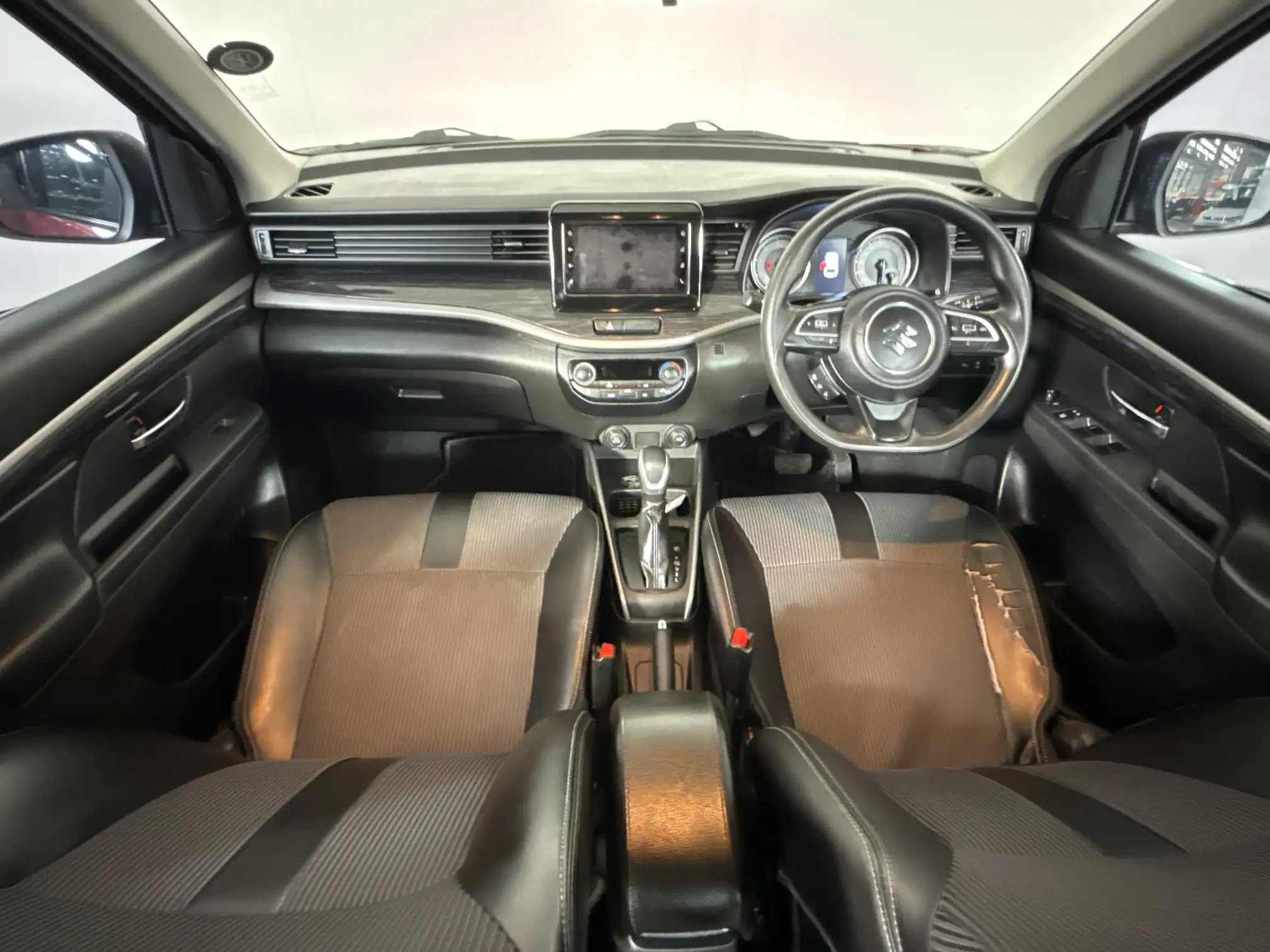 Suzuki XL6