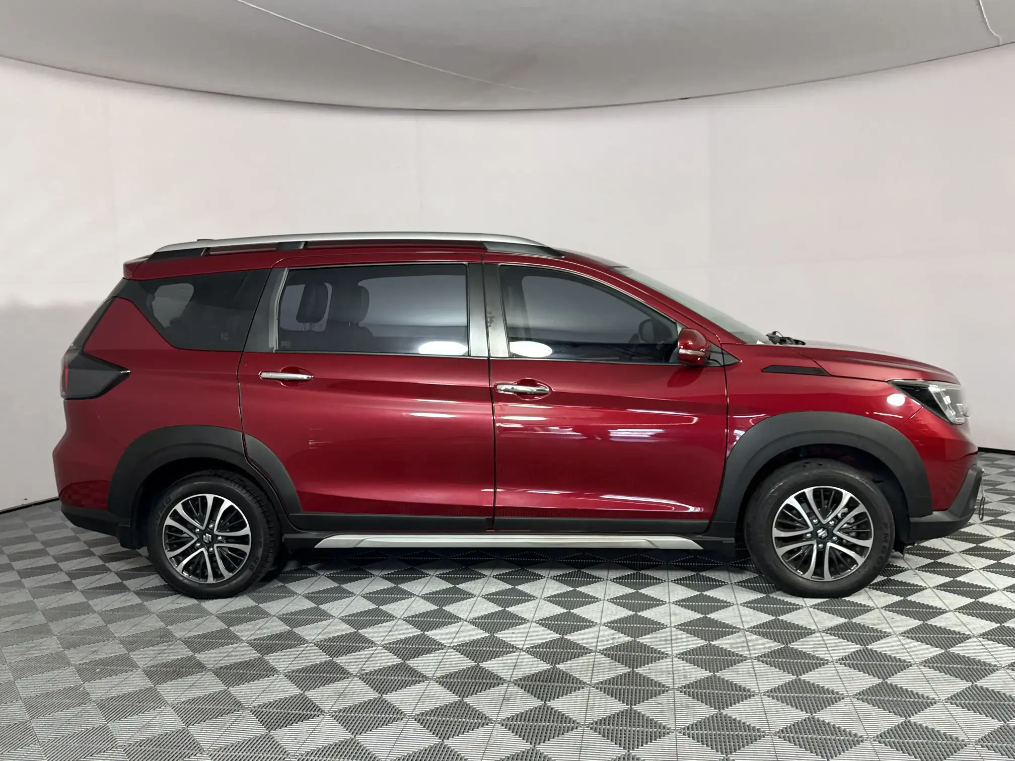 Suzuki XL6