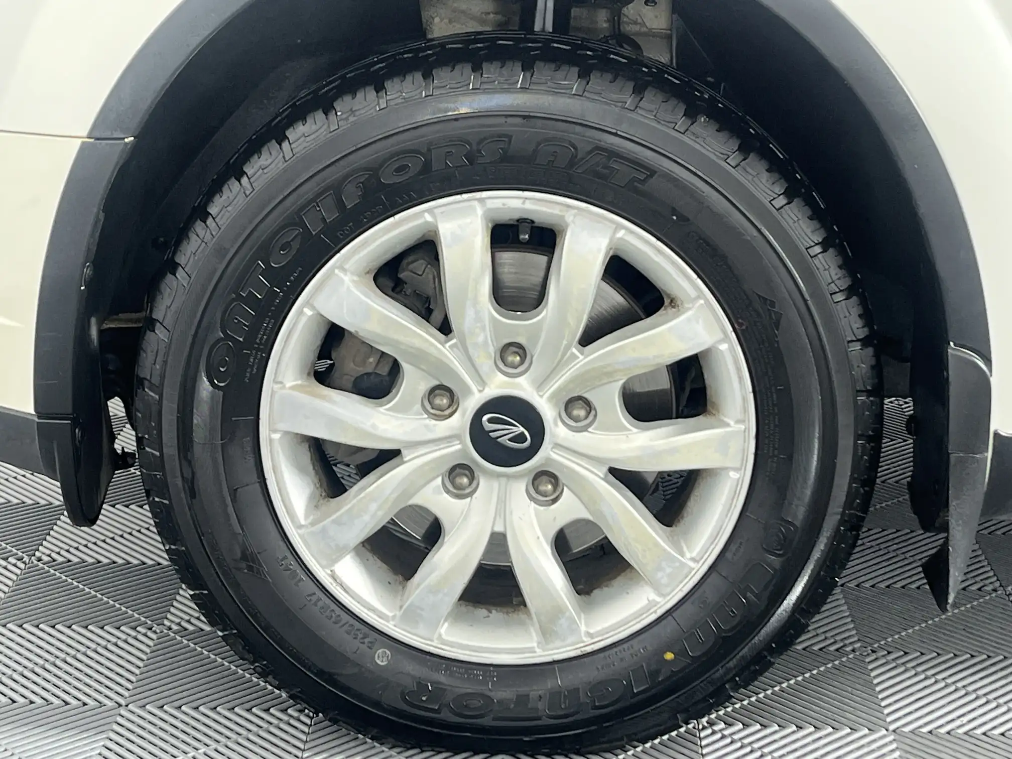 Mahindra XUV