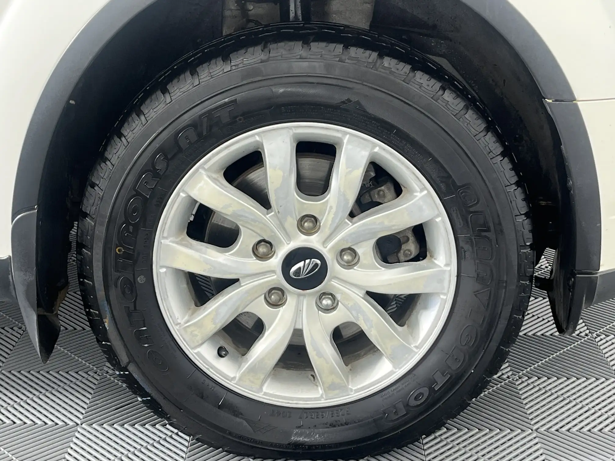 Mahindra XUV
