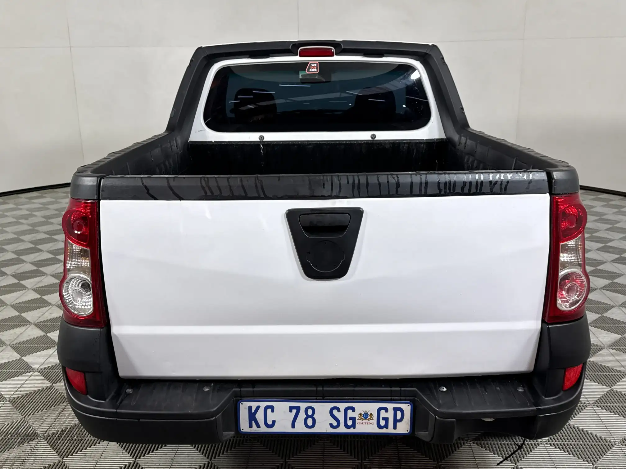 Nissan NP200