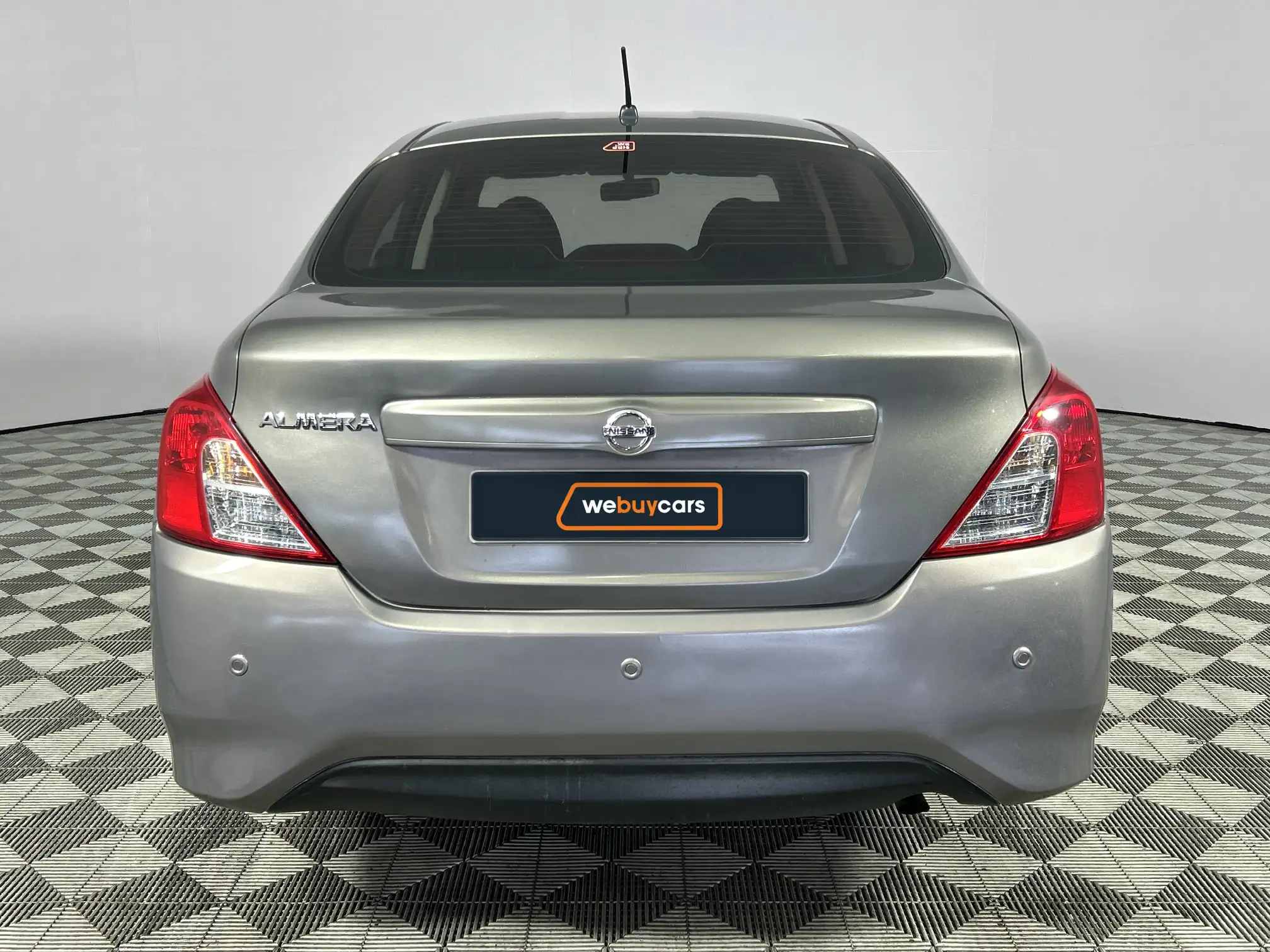 Nissan Almera