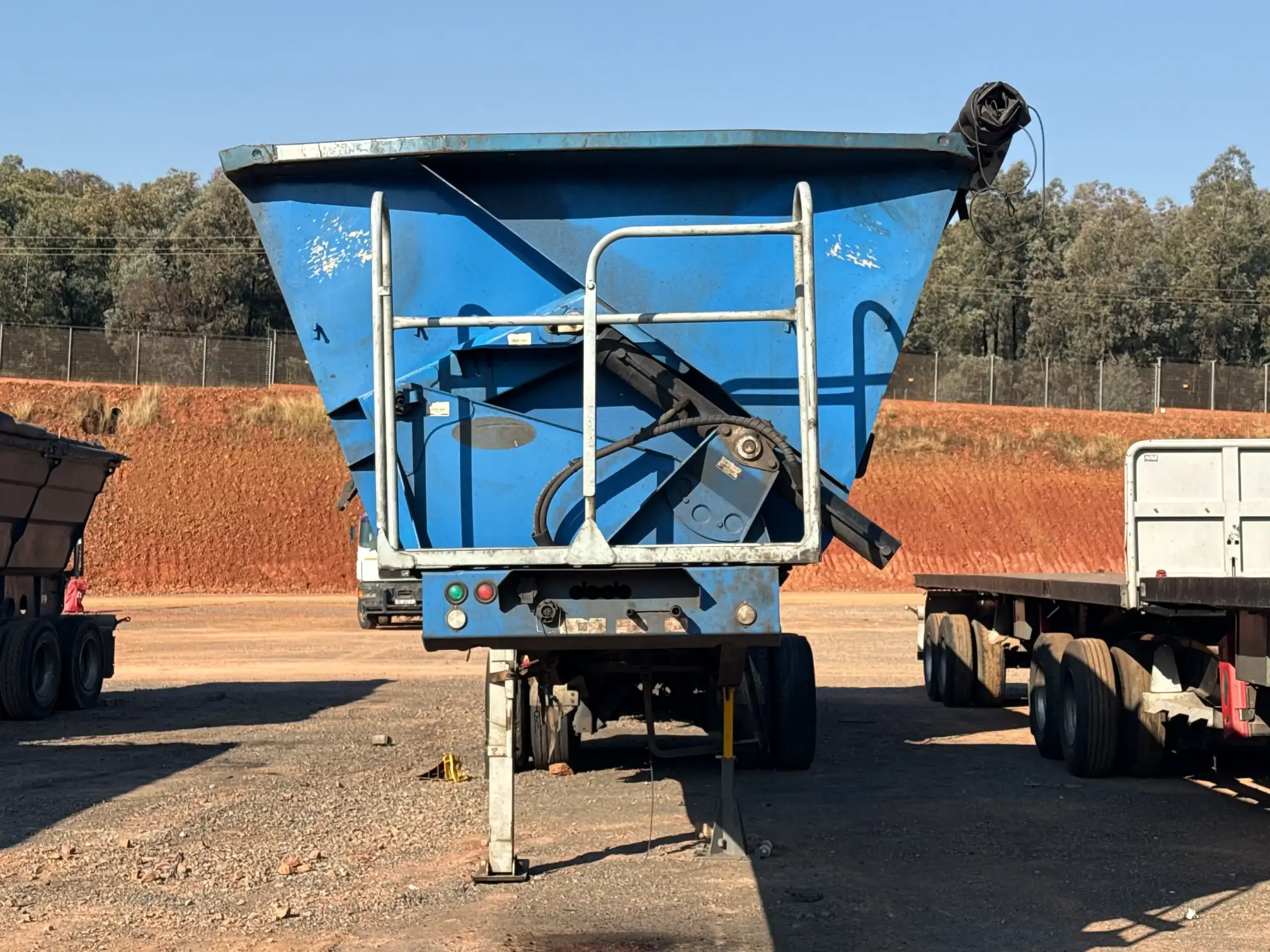 SA Truck Bodies side tipper