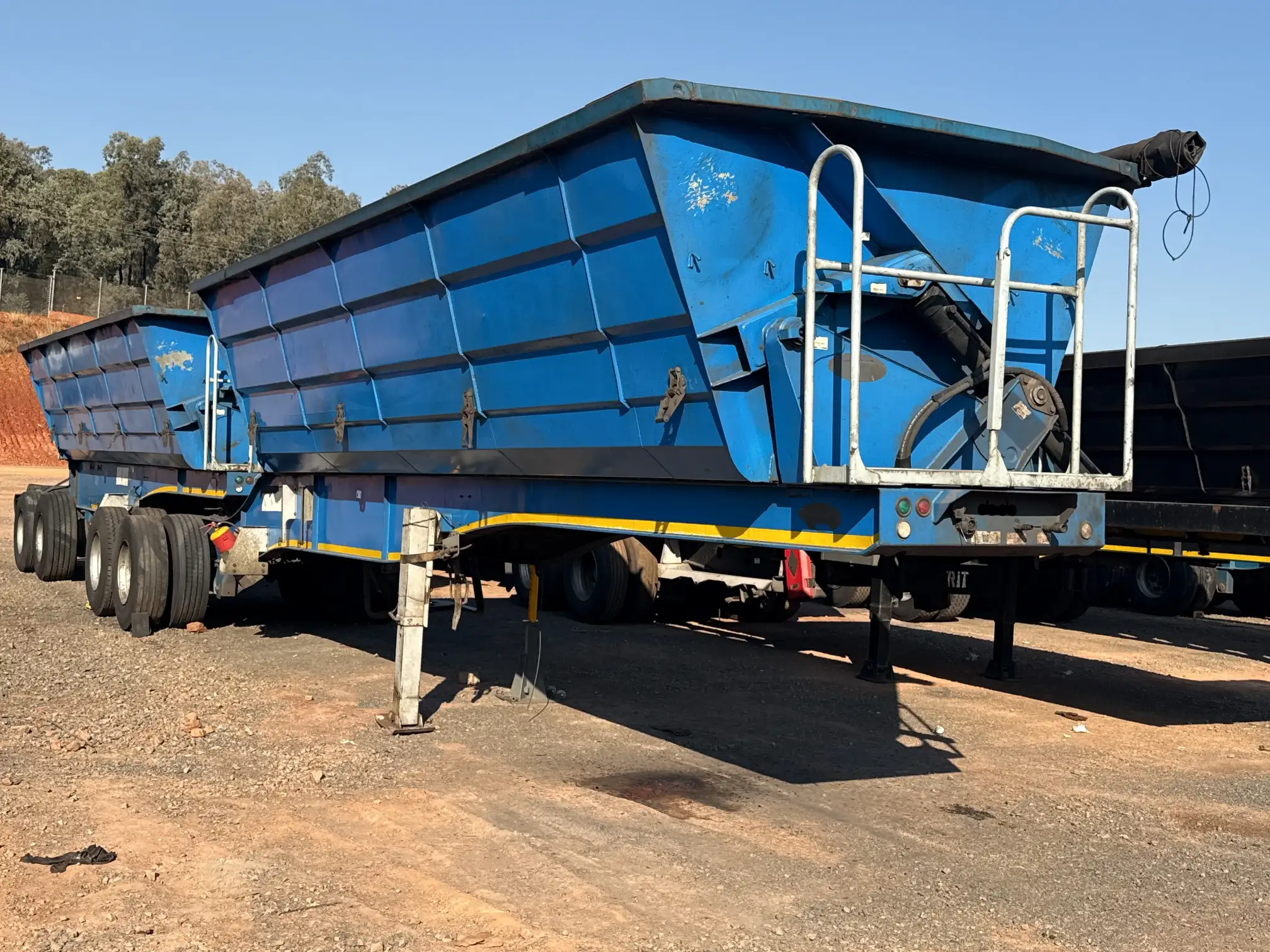 SA Truck Bodies side tipper