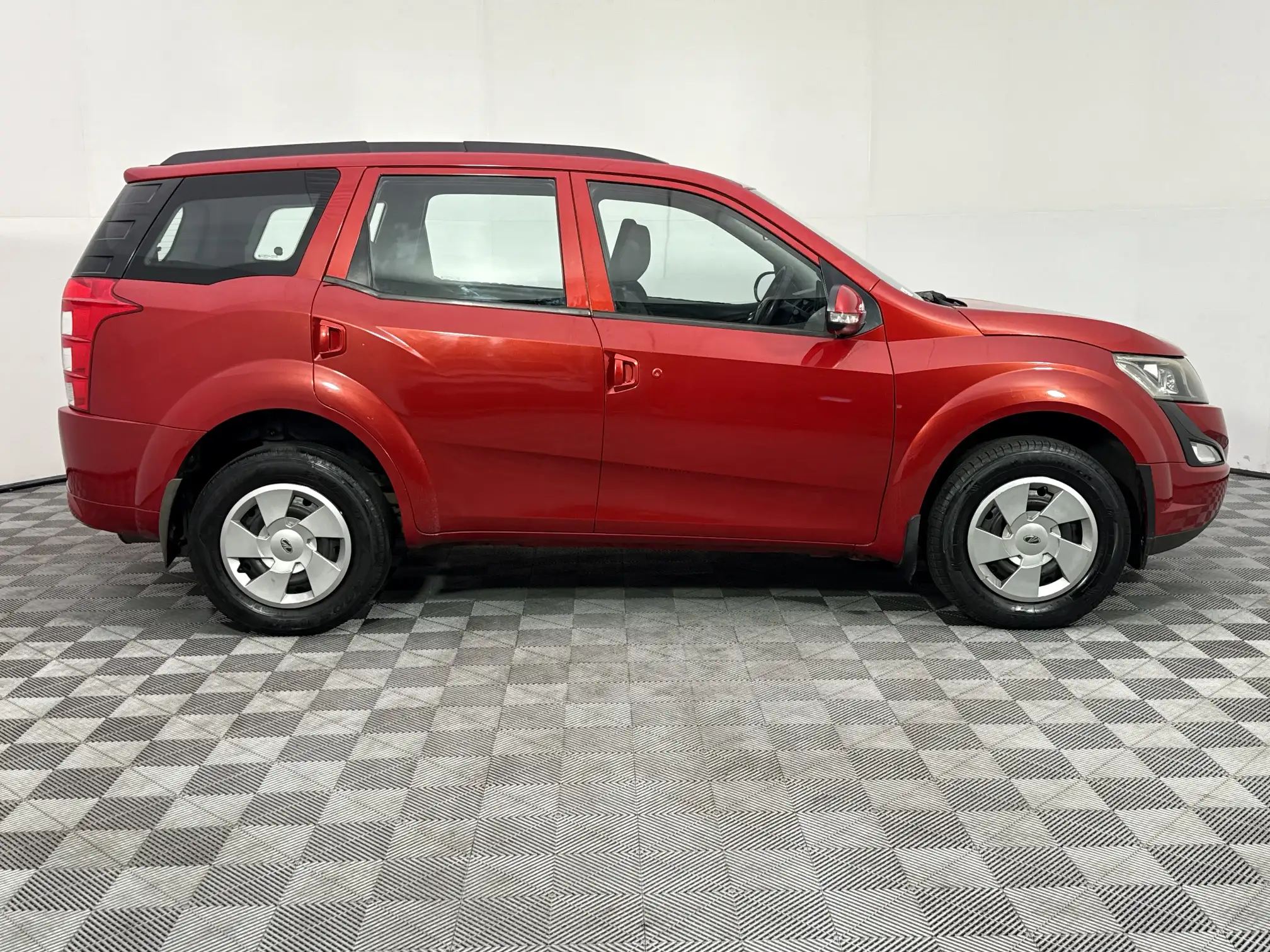 Mahindra XUV